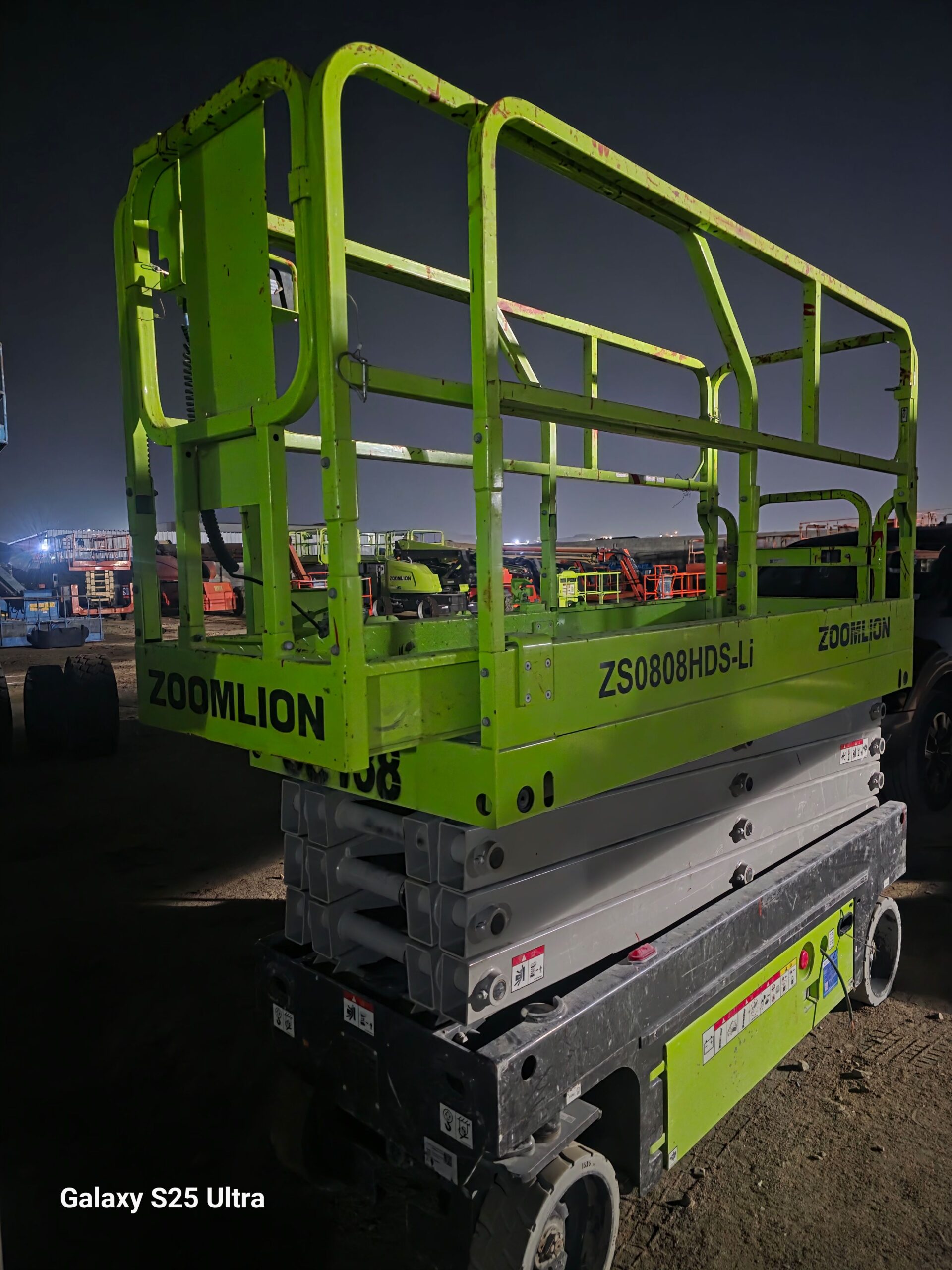 سيزرلفت 8متر كهرباء للايجار اليومي والاسبوعي والشه