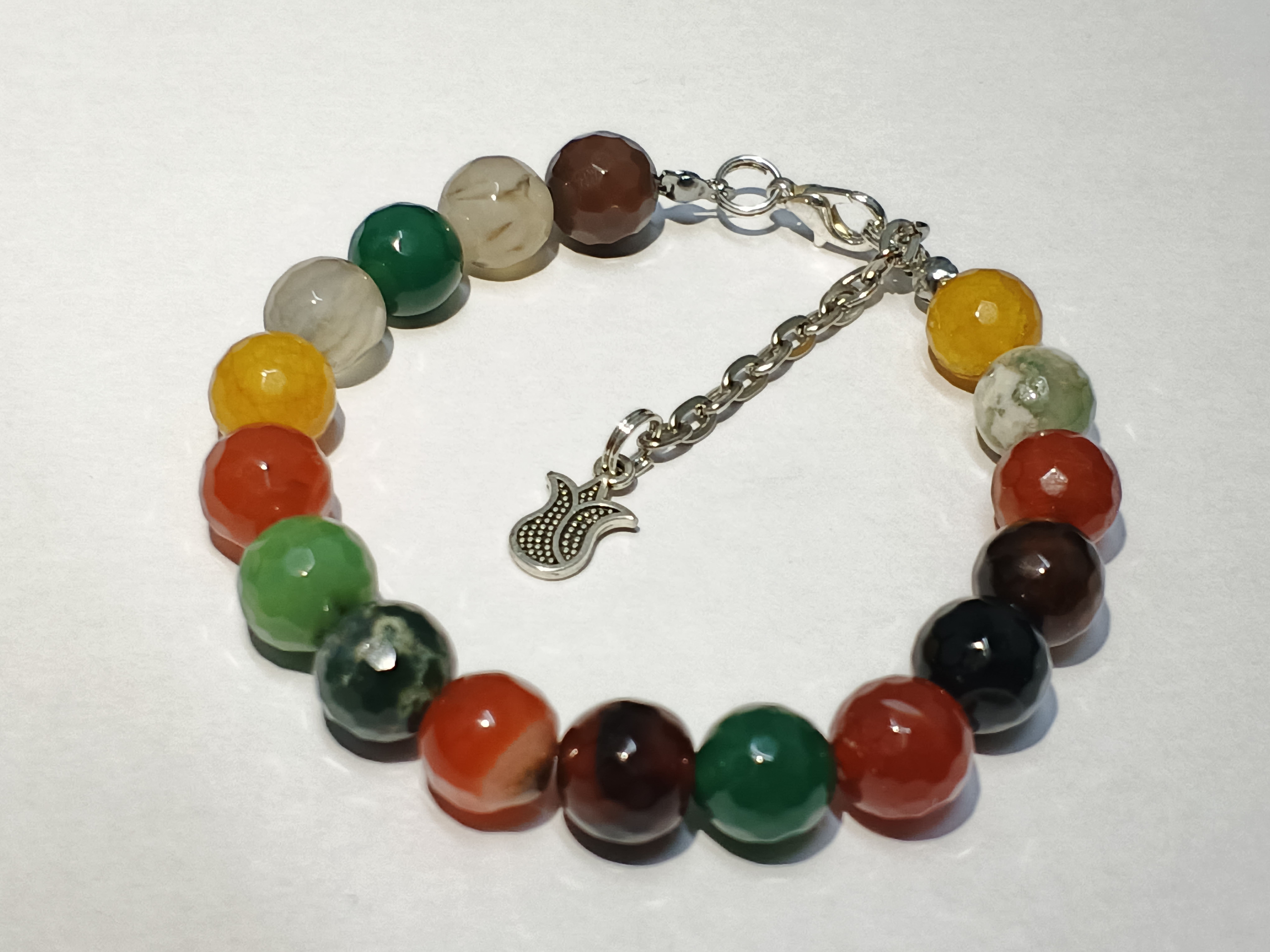 اسوارة نسائي احجار اصليه