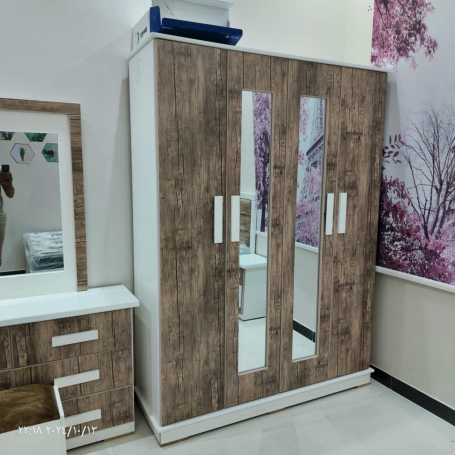 يوجد لدينا جميع انواع الدولاب بكل المقاسات والمودي