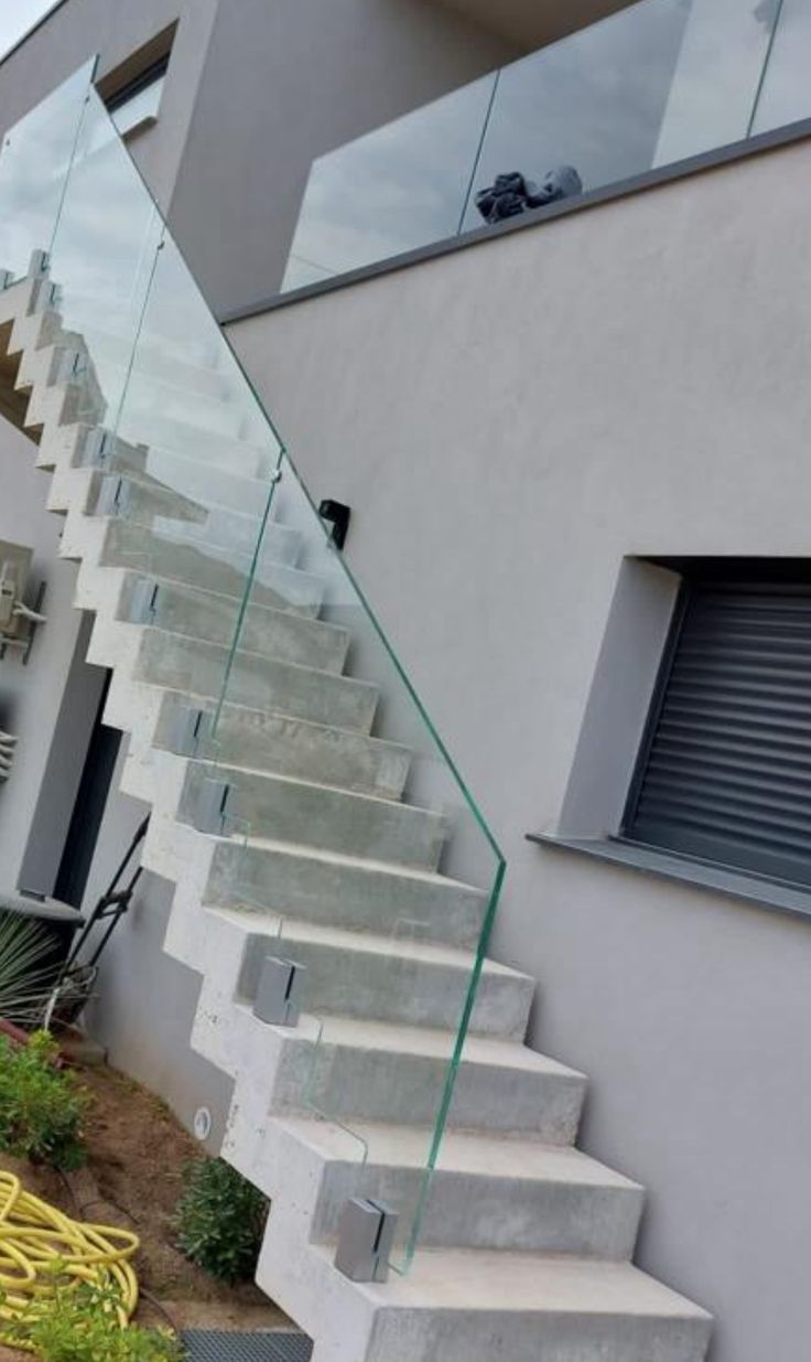 توريد وتركيب زجاج سكريت مكاتب زجاجية شورات مراوش د