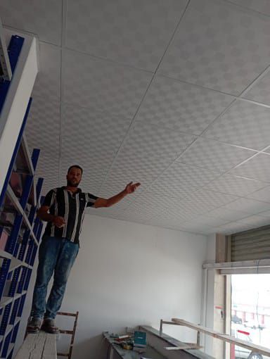 معلم جبس بورد اسمنت بورد وجميع انواع الديكور الداخ