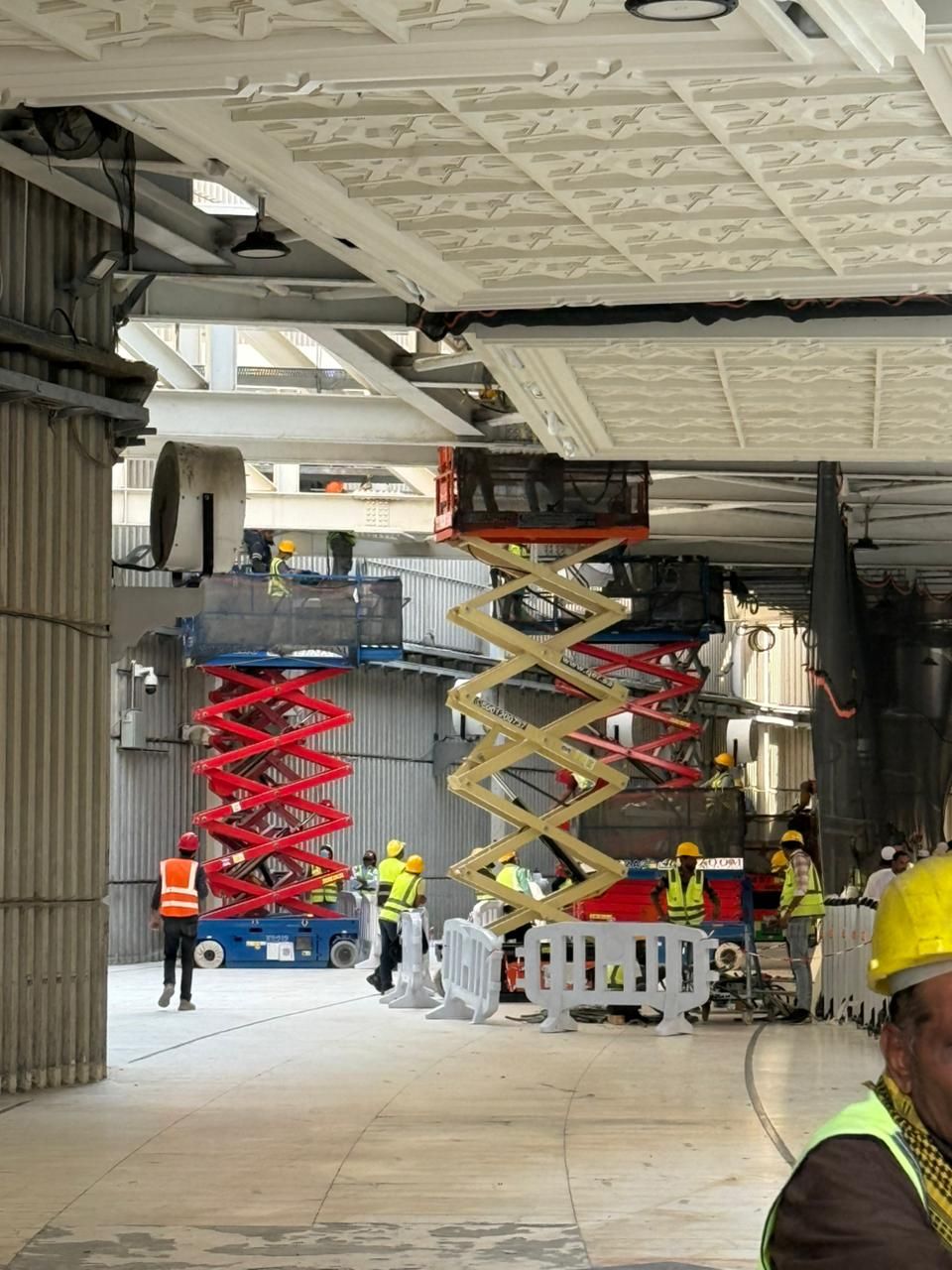 سيزرات لفتات مان لفتات رافعات مقصيه سقالات كهربائي