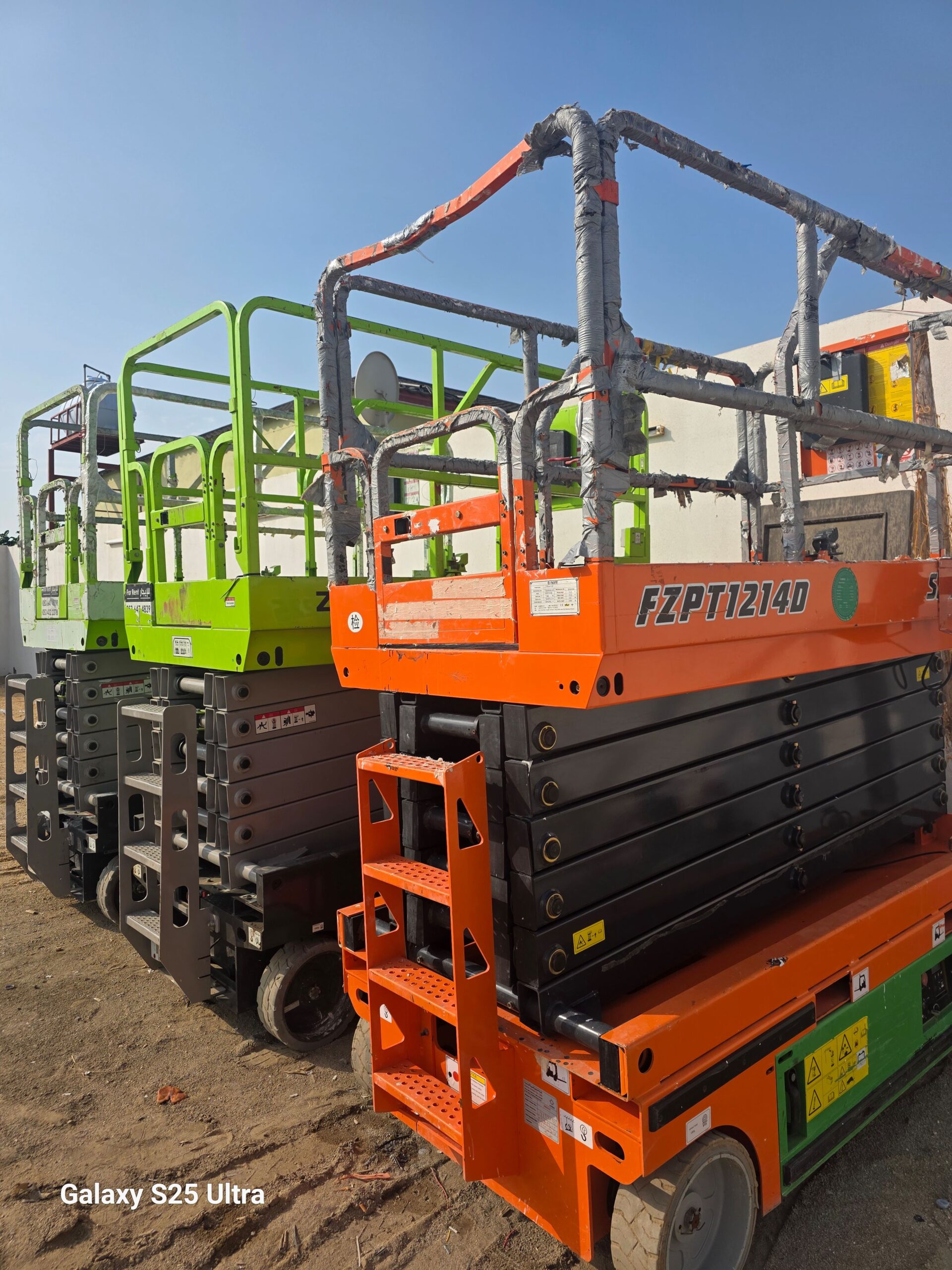 1. *سيزر لفت 6 متر*: موديل حديث للإيجار – ارتفاع 6