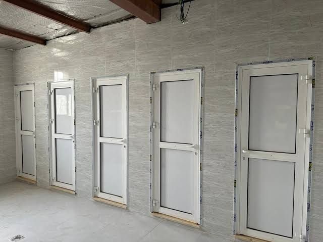 المنيوم ابواب شبابيك مطابخ تفصيل وصيانه