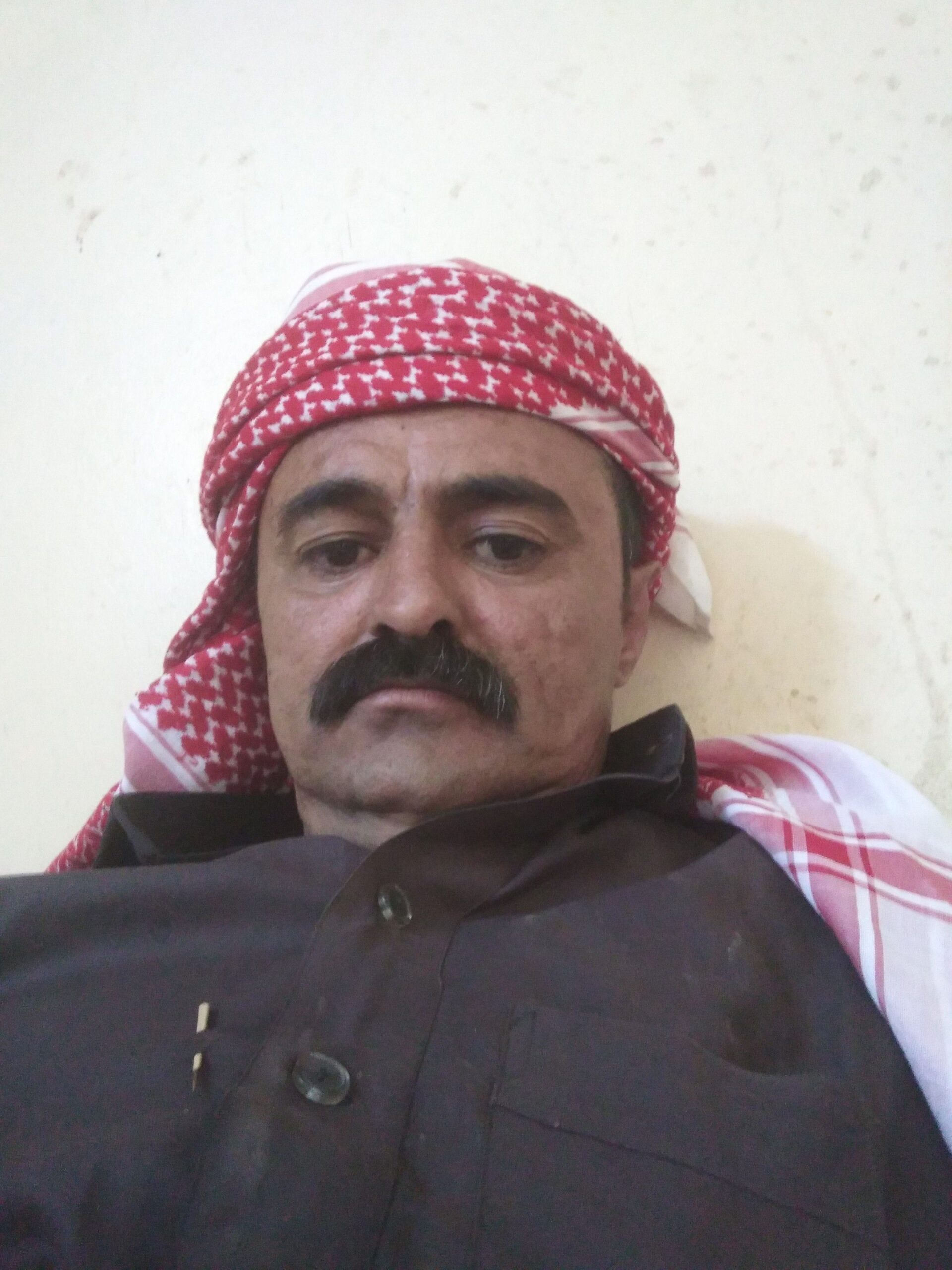 عامل ممتاز يبحث عن عمل