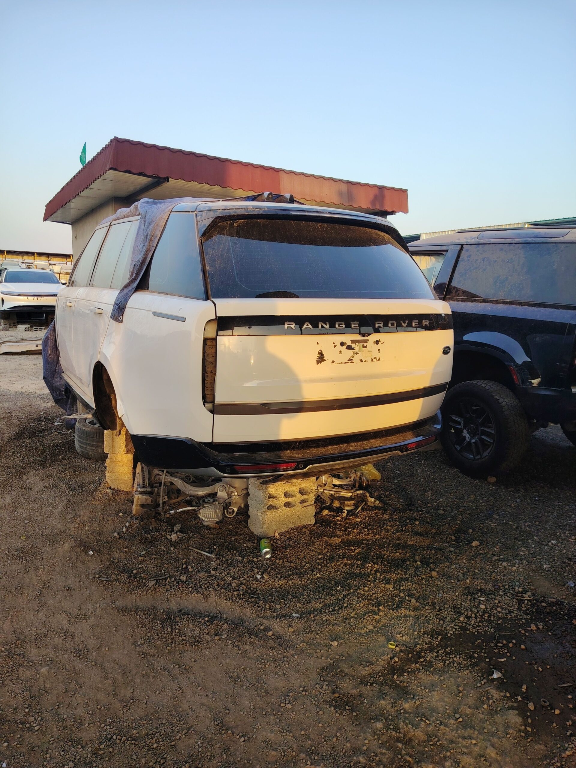 قطع غيار رنج روفر فوج موديل 2024 تشاليح الحاير للت