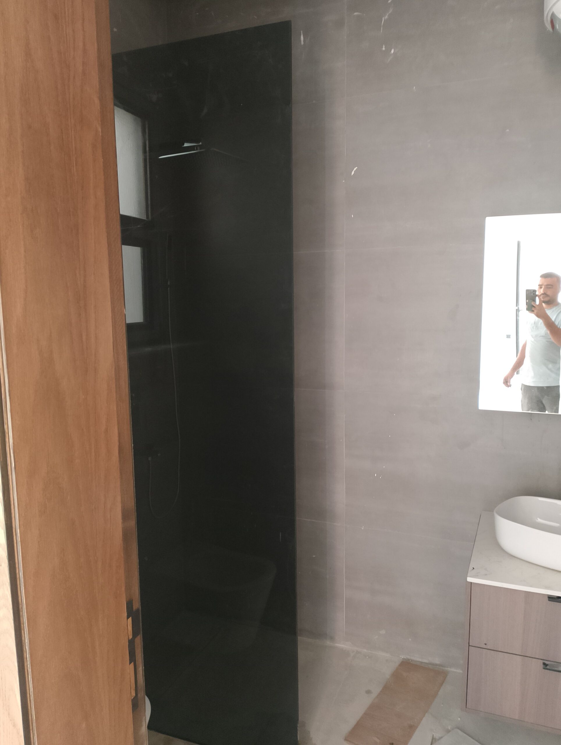 زجاج سكريت مرايا قواطع الشورات مكاتب