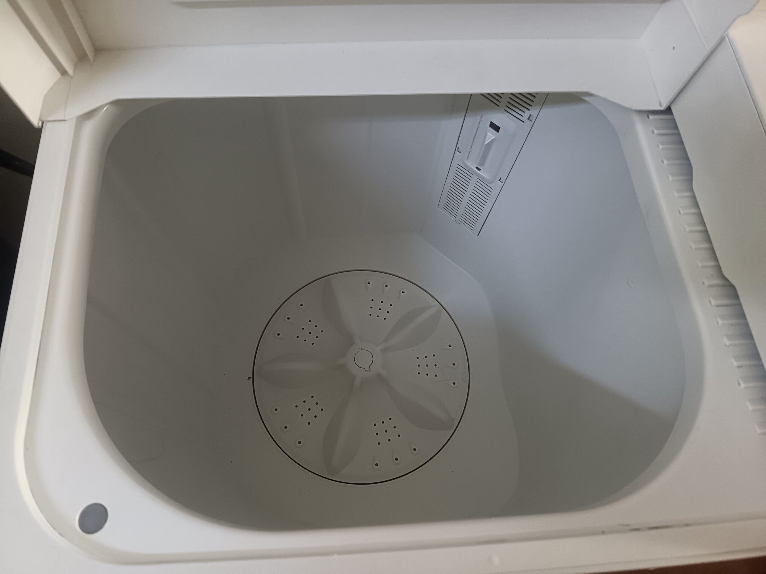 Washing machine HAAS 12 Kgs