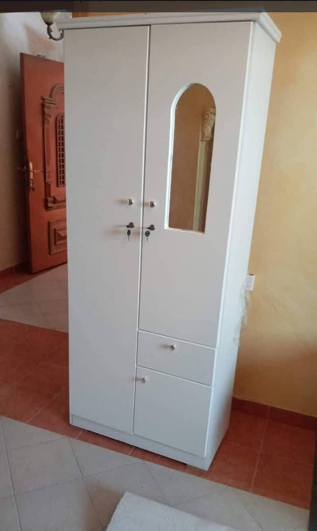 يوجد لدينا جميع انواع الدولاب بكل المقاسات والمودي