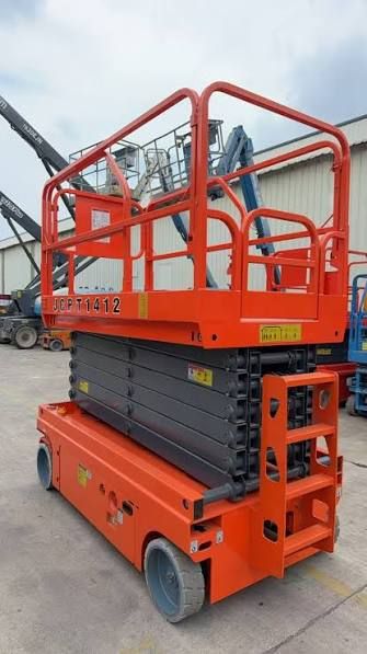 متوفر سيزرلفت مانلفت للايجار باحدث الموديلات