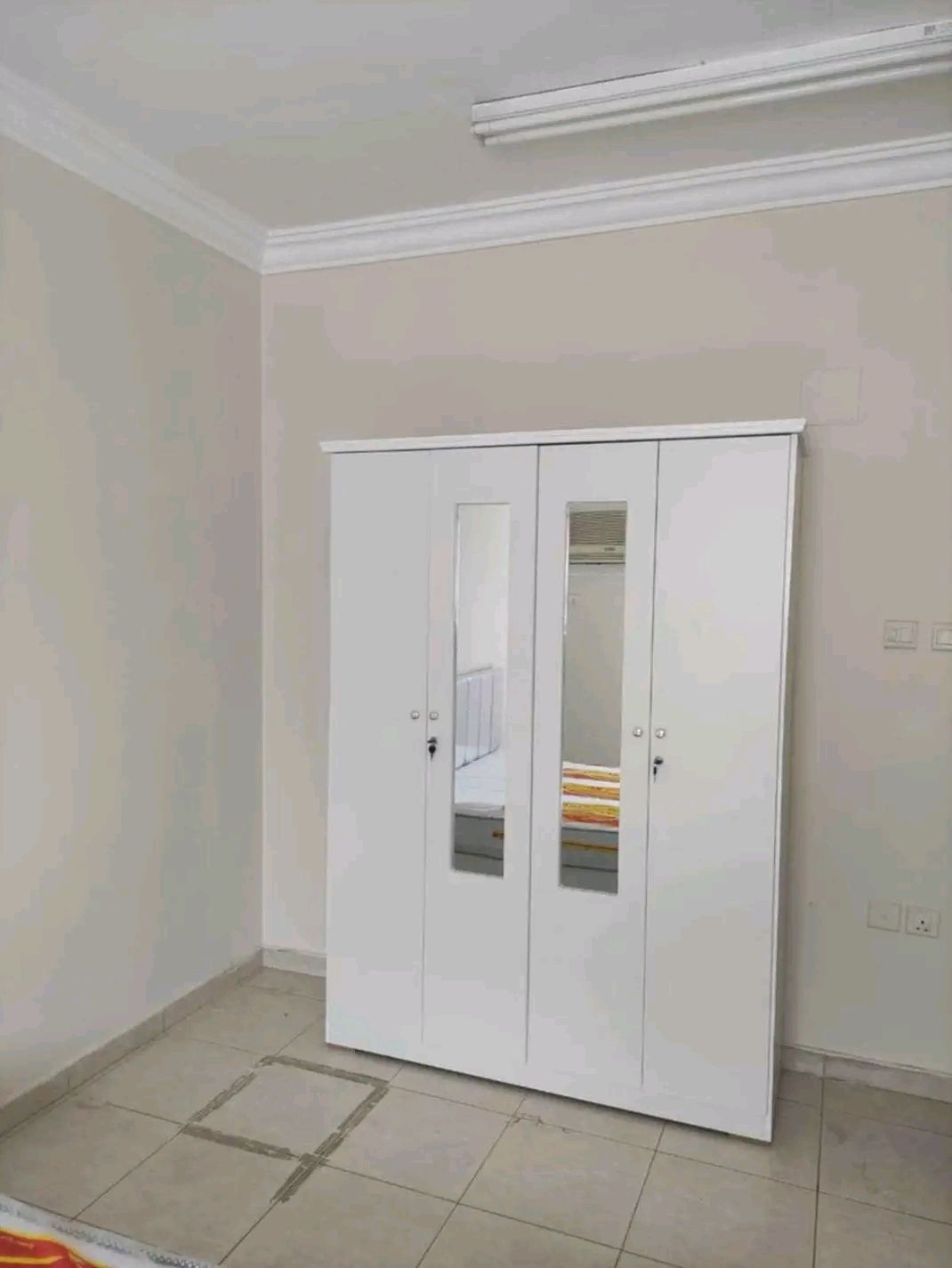 يوجد لدينا جميع انواع الدولاب بكل المقاسات والمودي