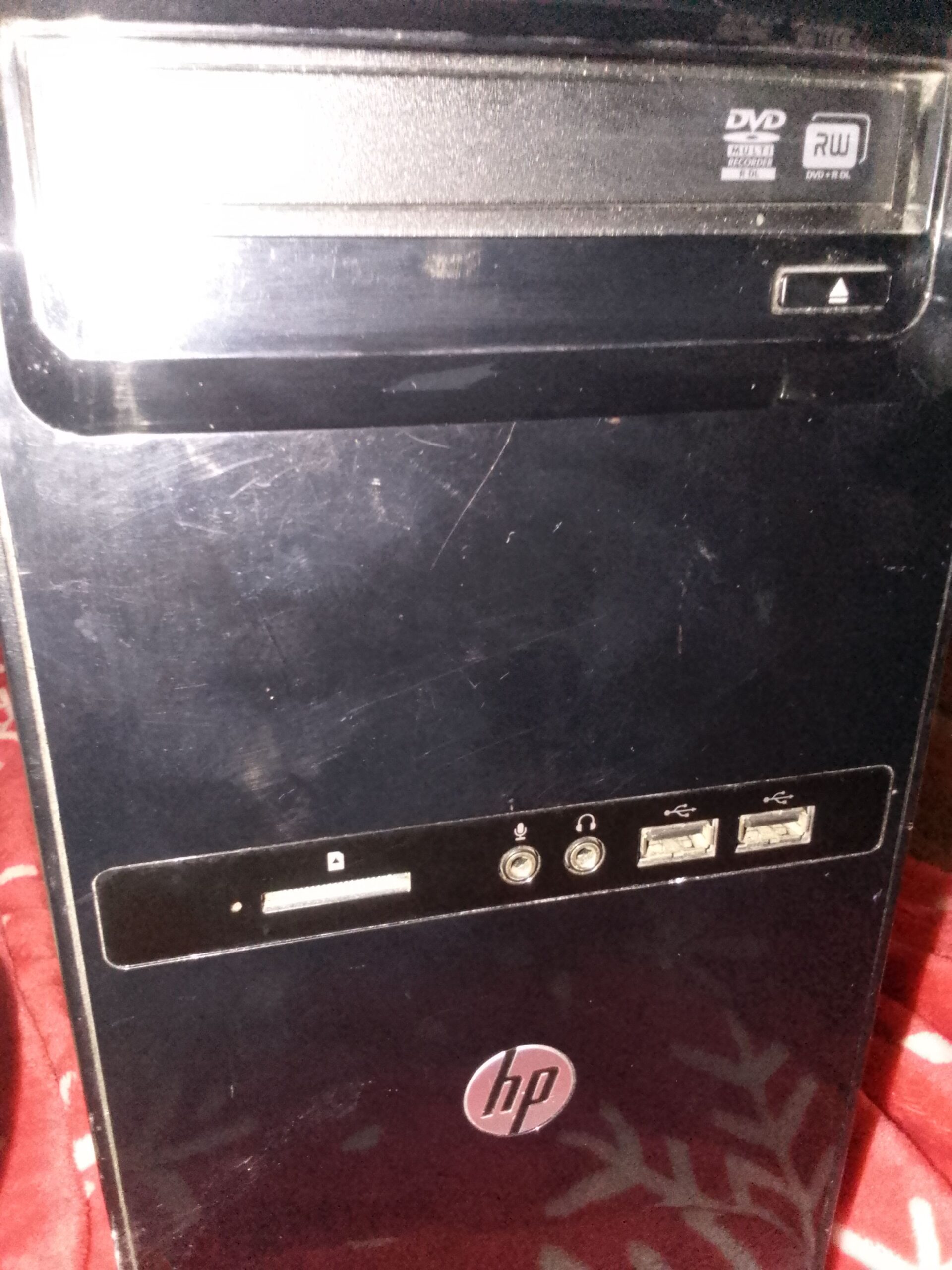 كمبيوتر مكتبي HP Pro 💻 على حالته – آخر استخدام كان