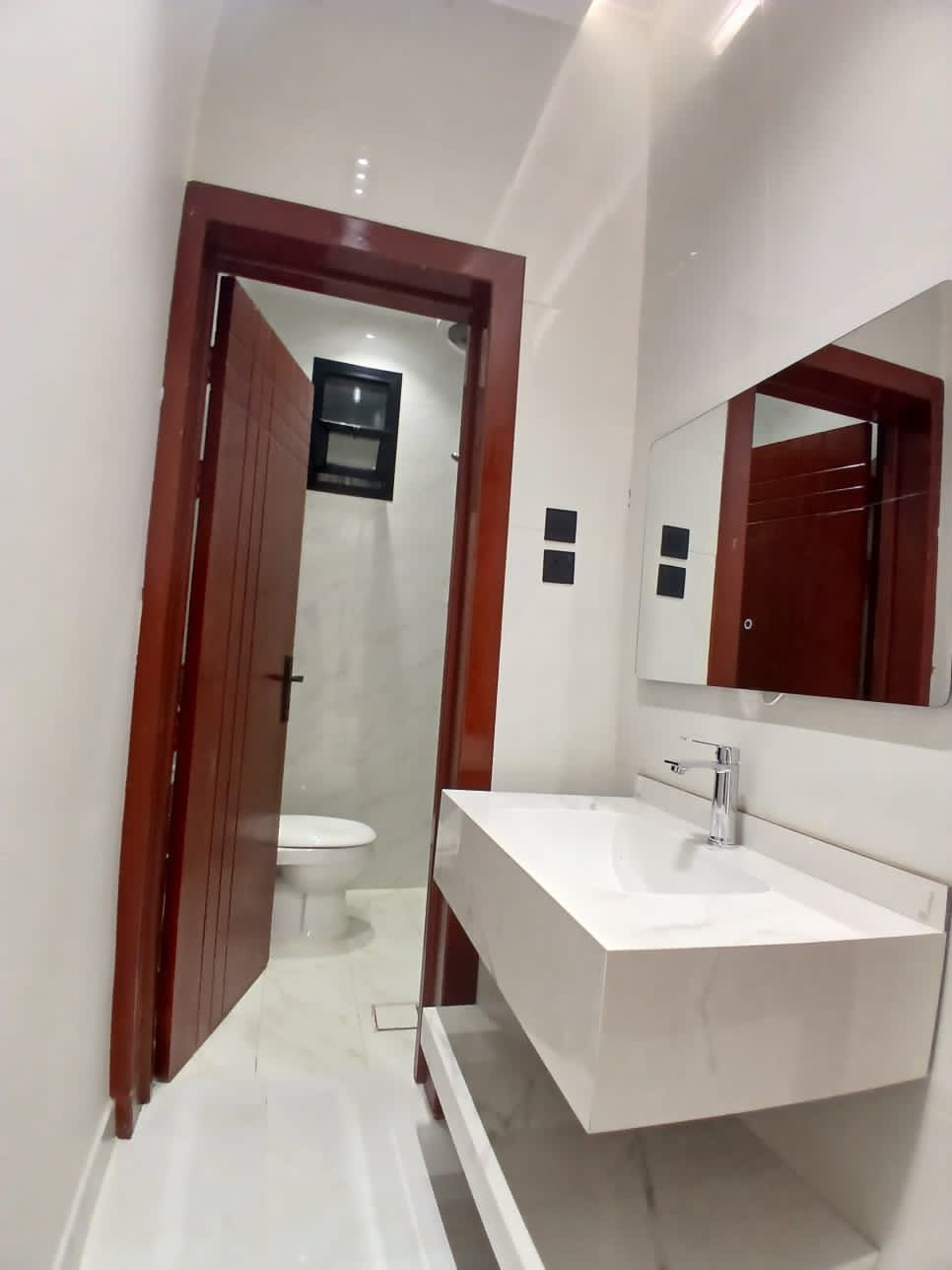 شقه للايجار جديده 4غرف حي طويق 2800شهري