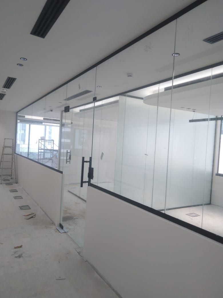 زجاج سكريت الرياض توريد وتركيب