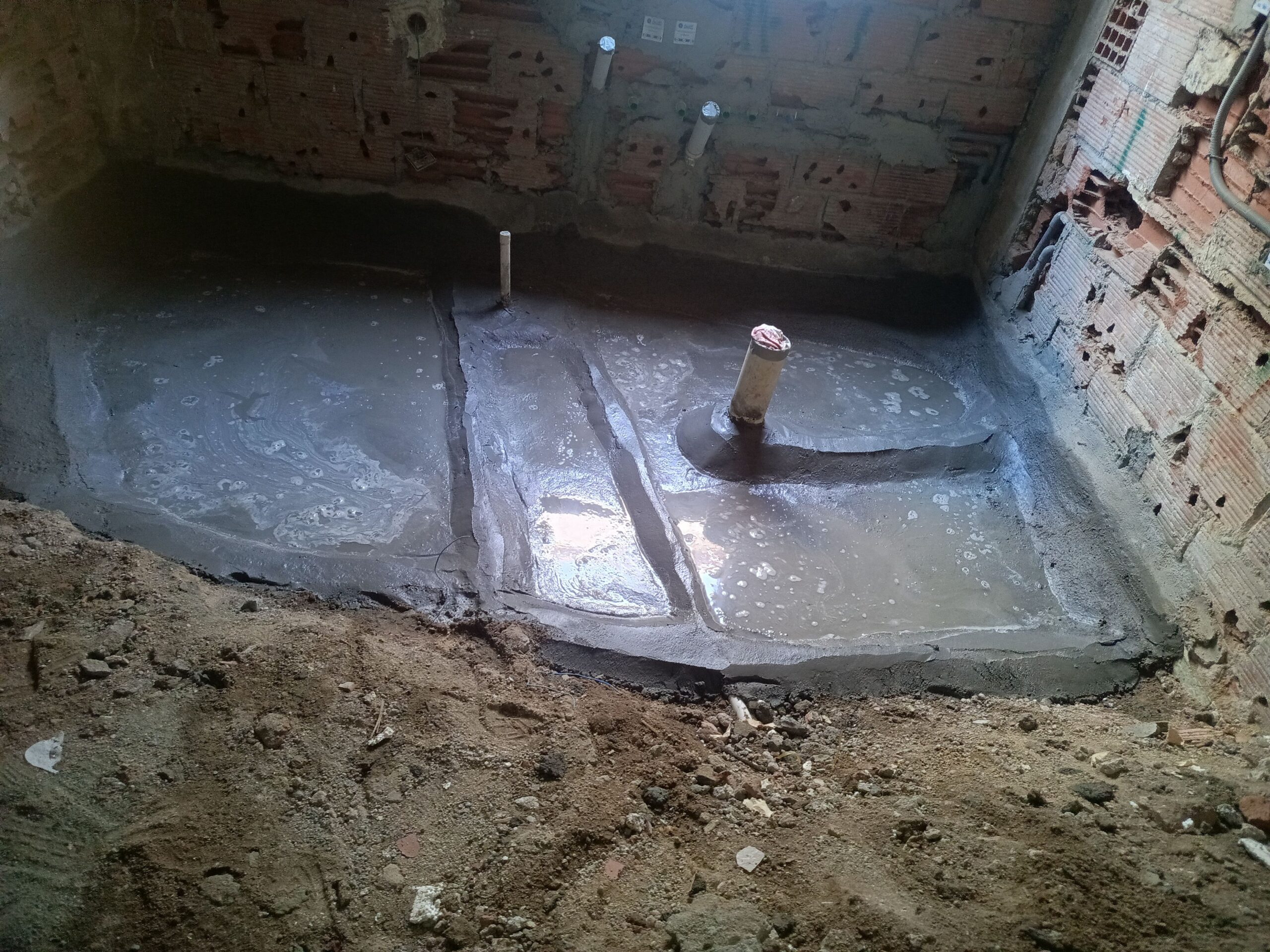 جميع انواع العوازل قواعد عزلها بزفت الحار او ما ده