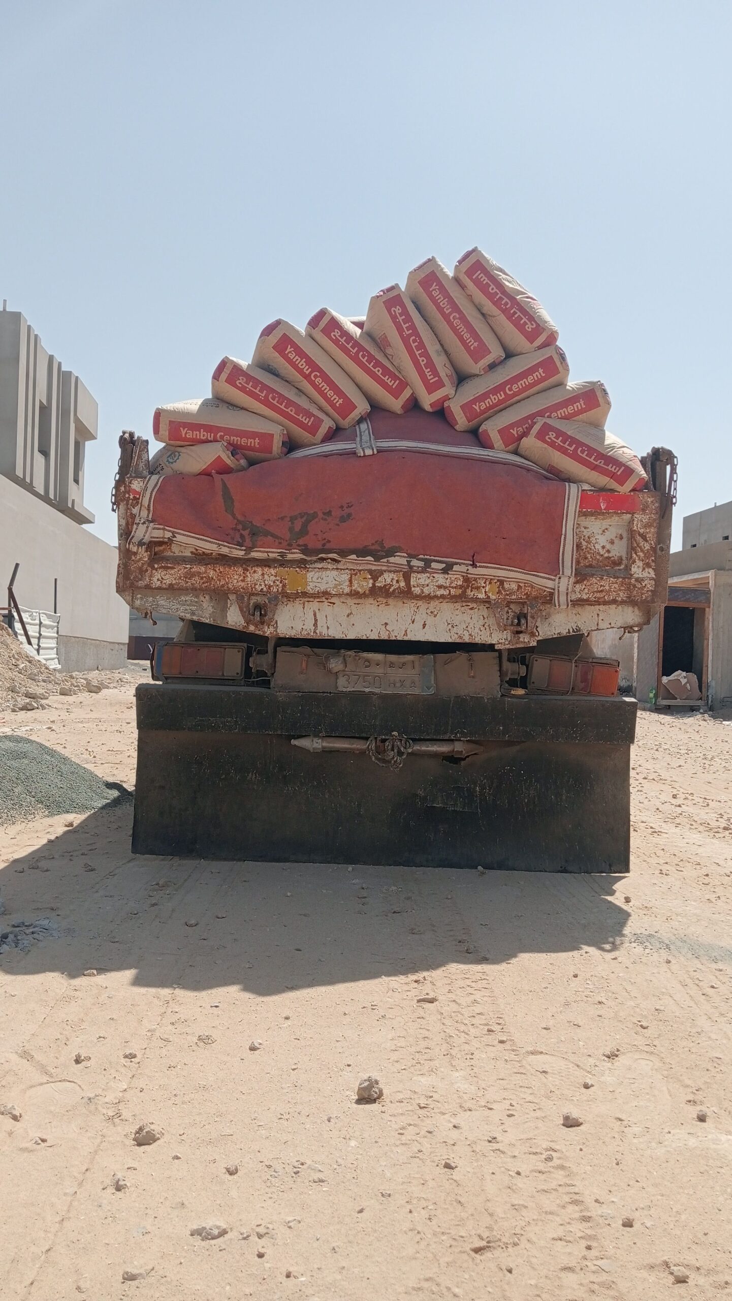 توريد جميع مواد البناء نقل مخلفات