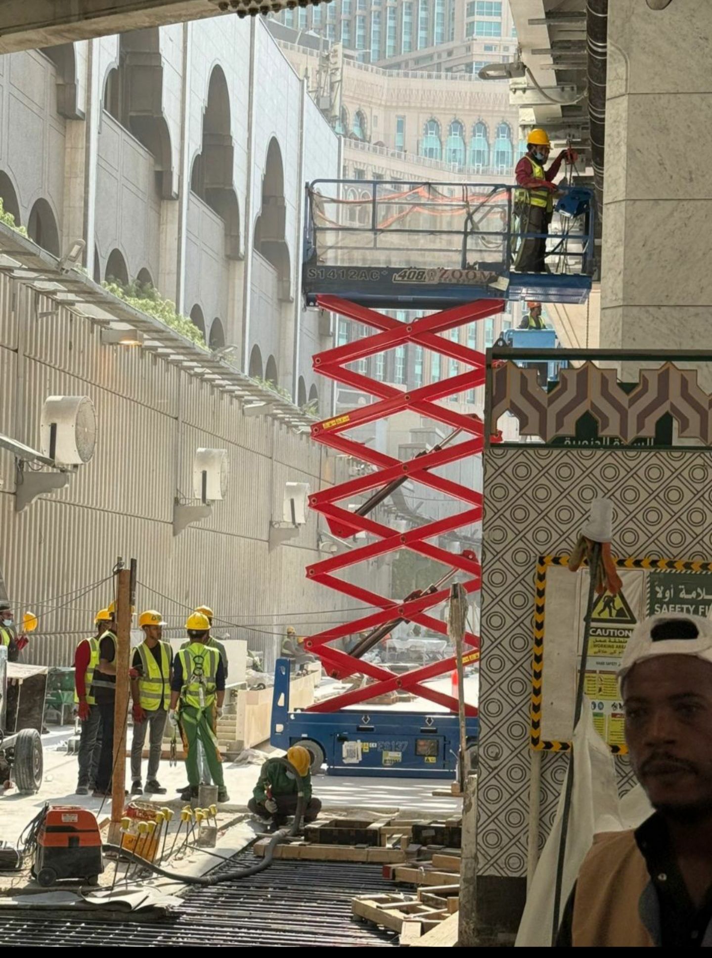 سيزر لفت ومان لفت ورافعه شوكية للايجار موديل حديث