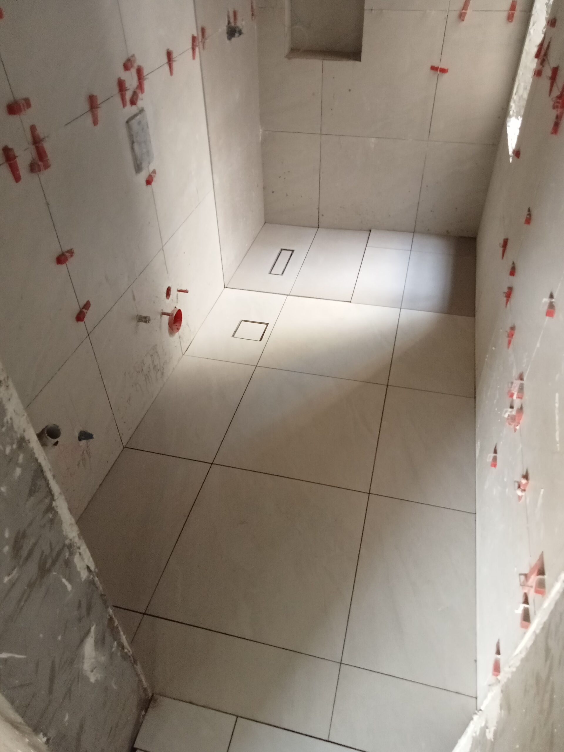 معلم تركيب جميع انواع البلاط والرخام والبورسلين وم