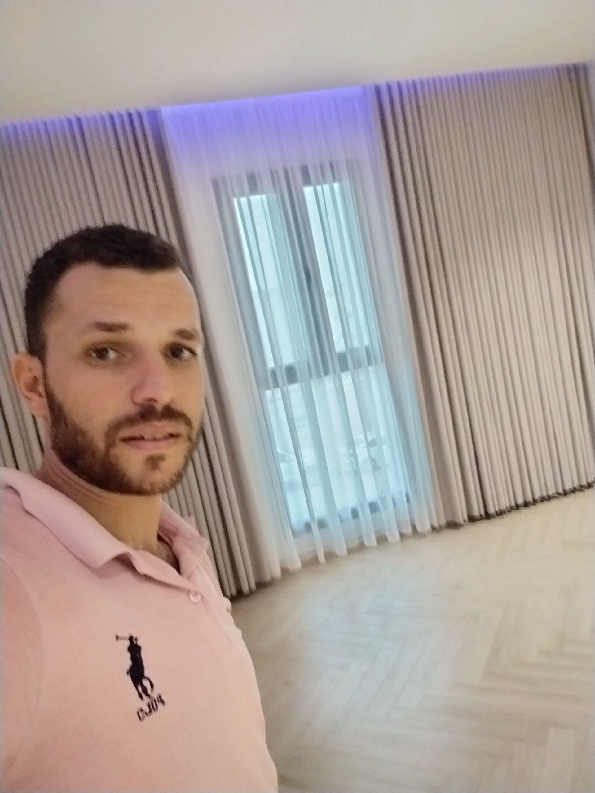 ستاير حديثه