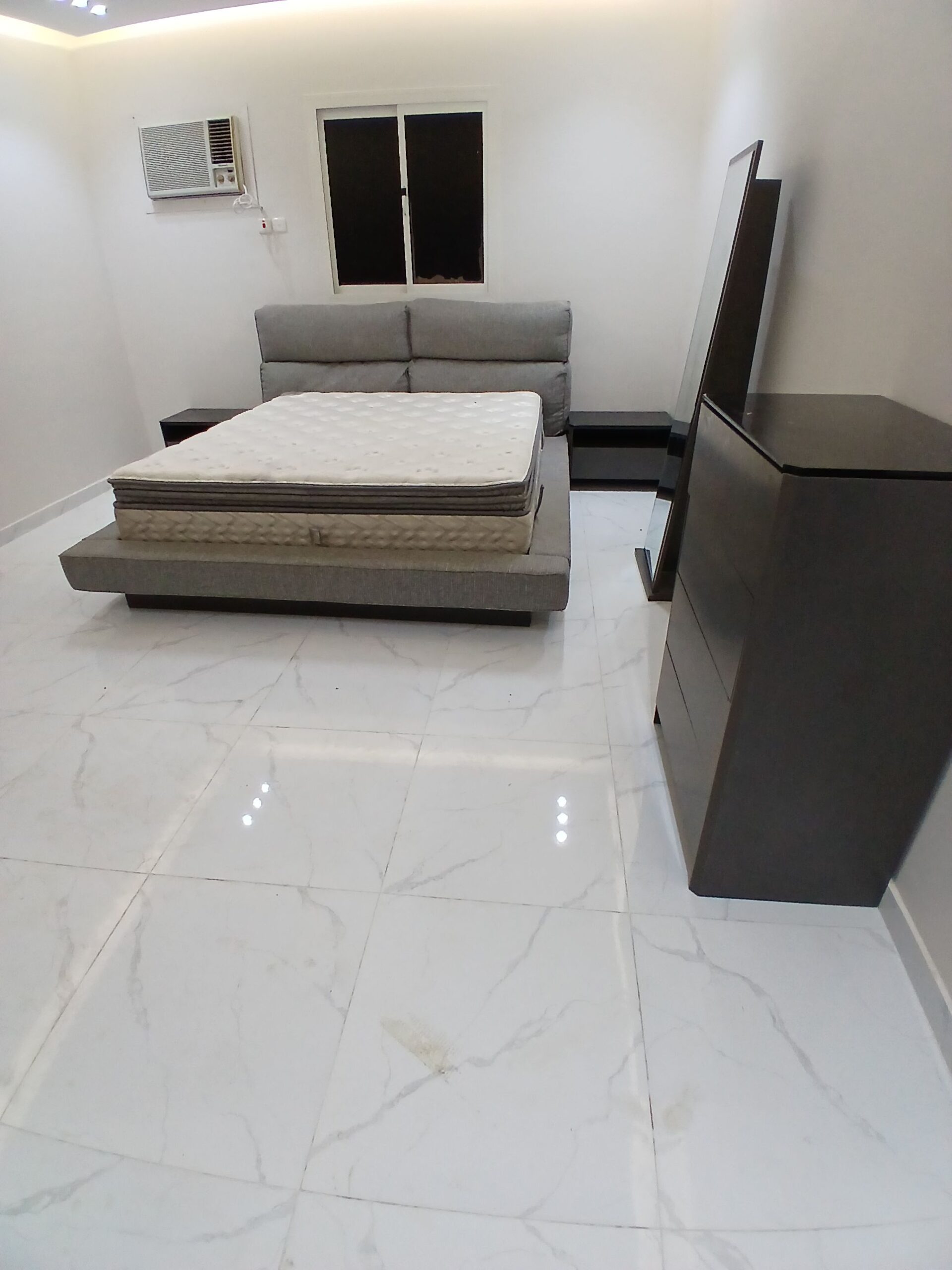 نقل عفش بالمدينه المنوره نجار فك وتركيب بالمدينه ا