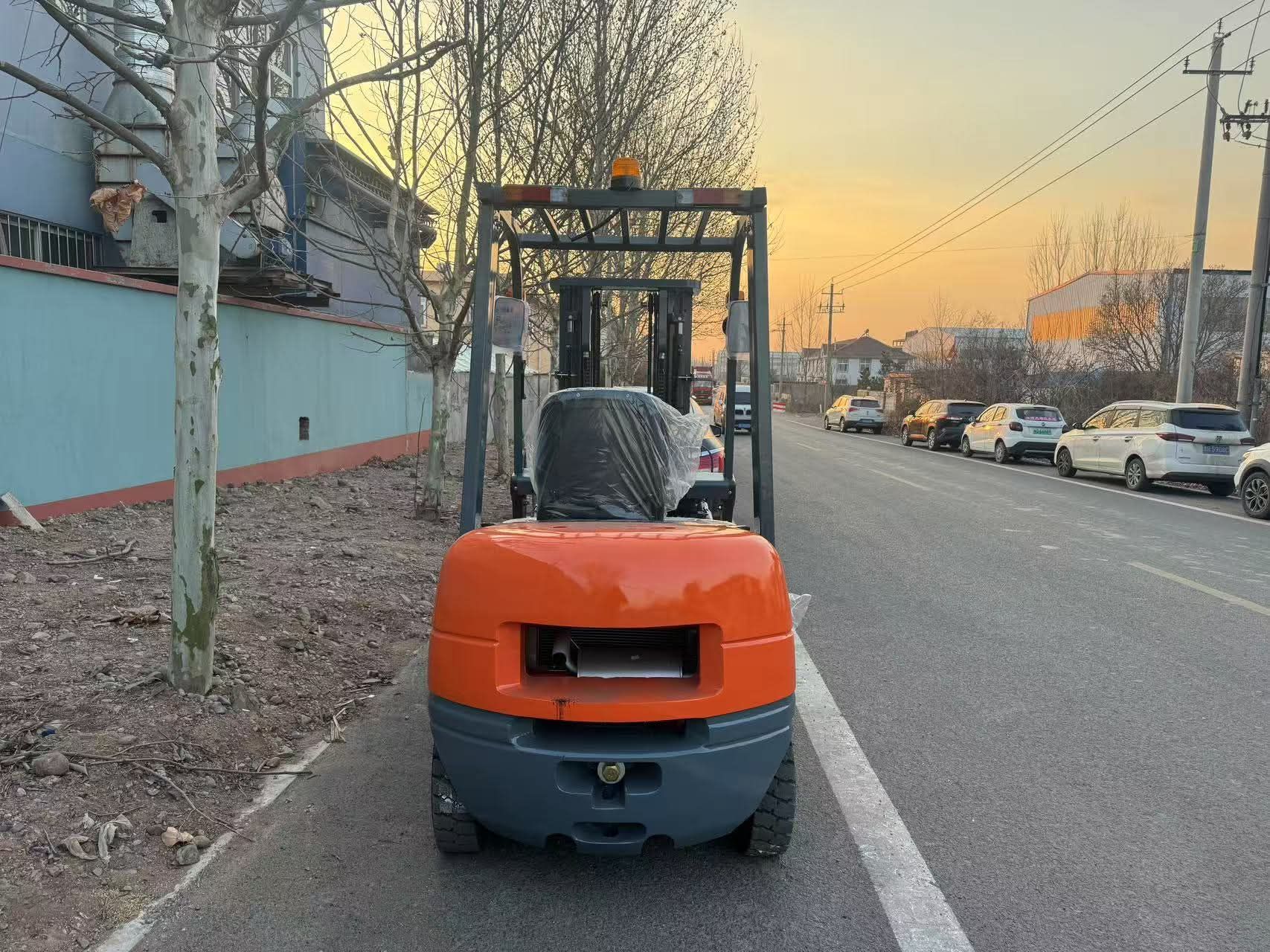 رافعات شوكية فوركلفت للأيجار في الدمام والرياض