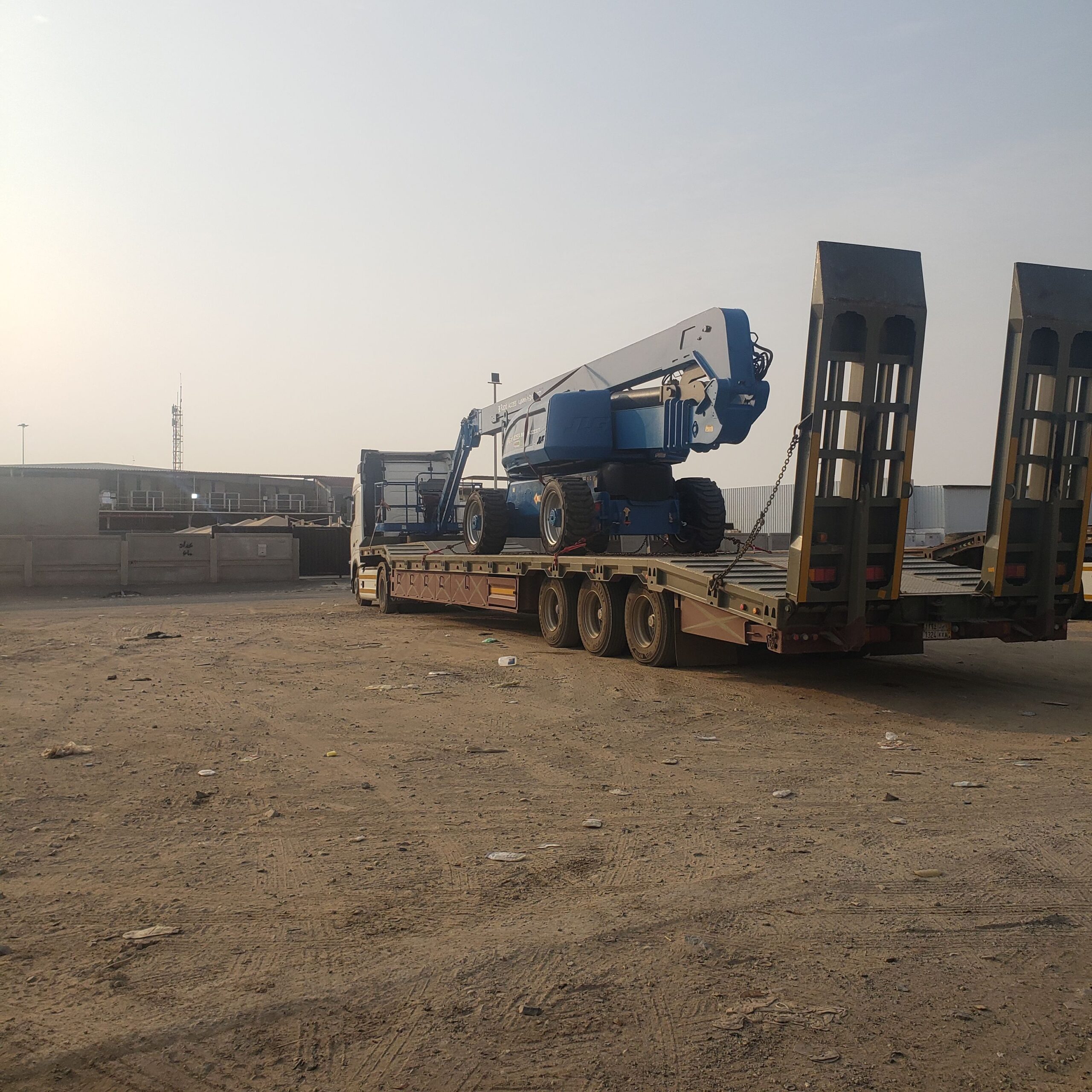 متوفرلدينا سيزرلفت ومان لفت تاورلايت ورافعه شوكية