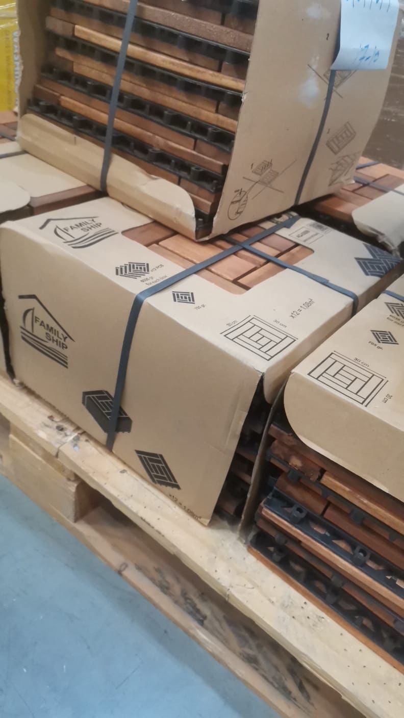 بلاط خشب سهل التركيب والفك للأرضيات. توصيل لكافة أ