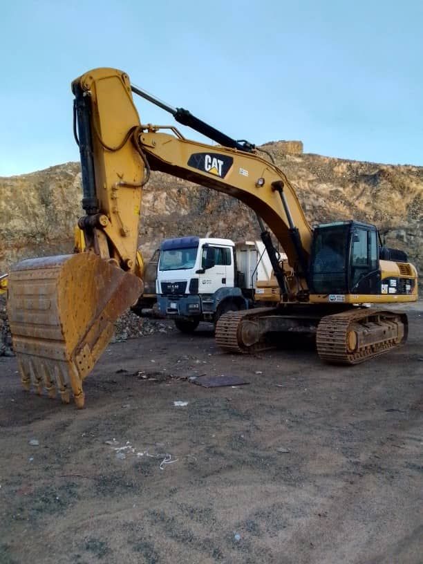 بنيام حجر قصه اراضي ربراب تكسير صخور