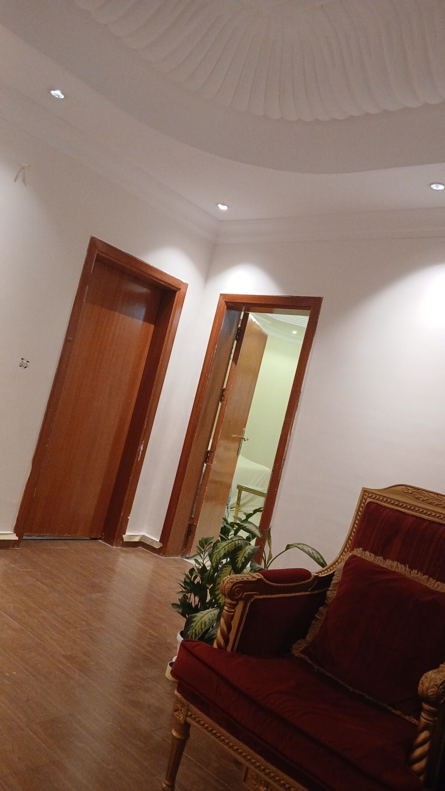 دهان مباني داخلي وخارجي بروفايل رشات داخليه وخارجي