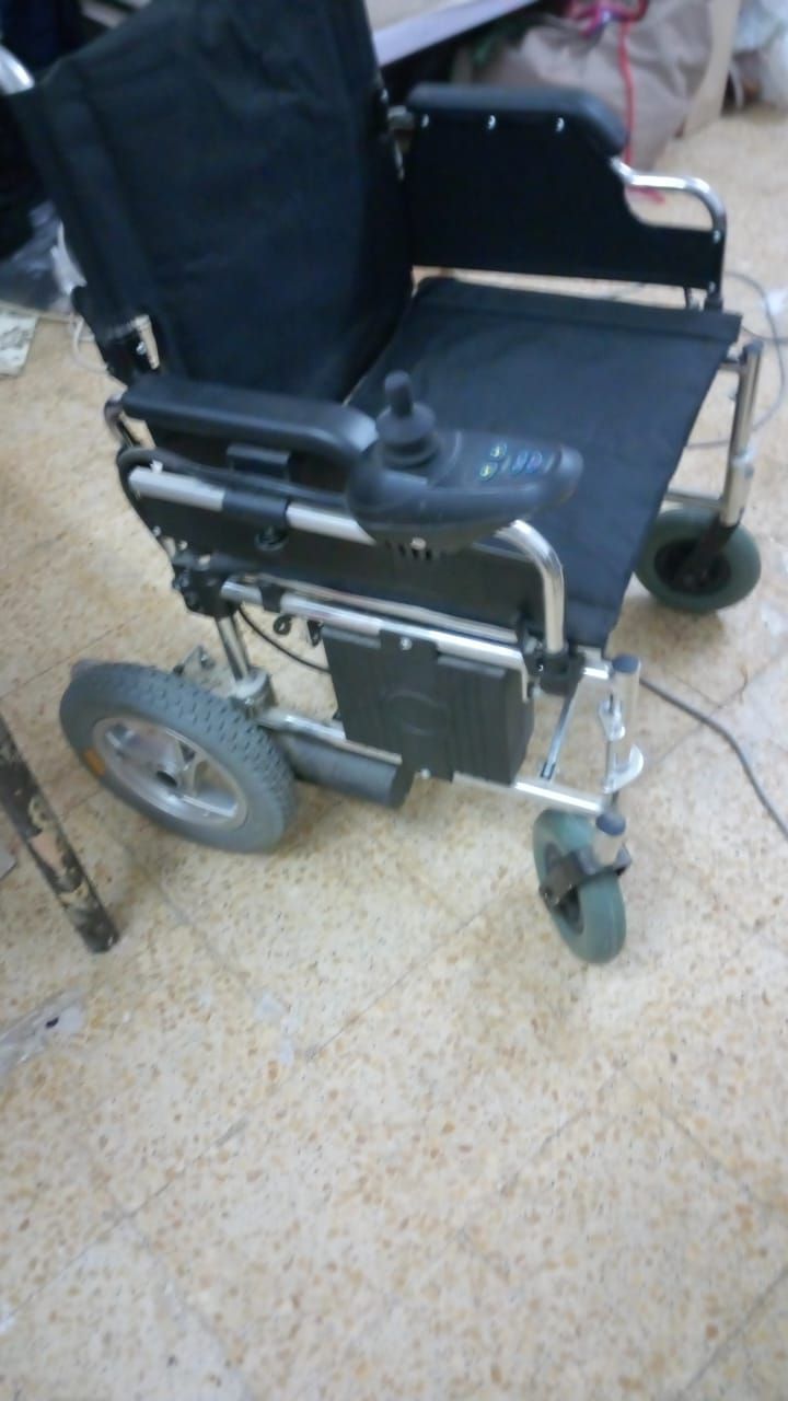 كراسي متحركة كهربائية