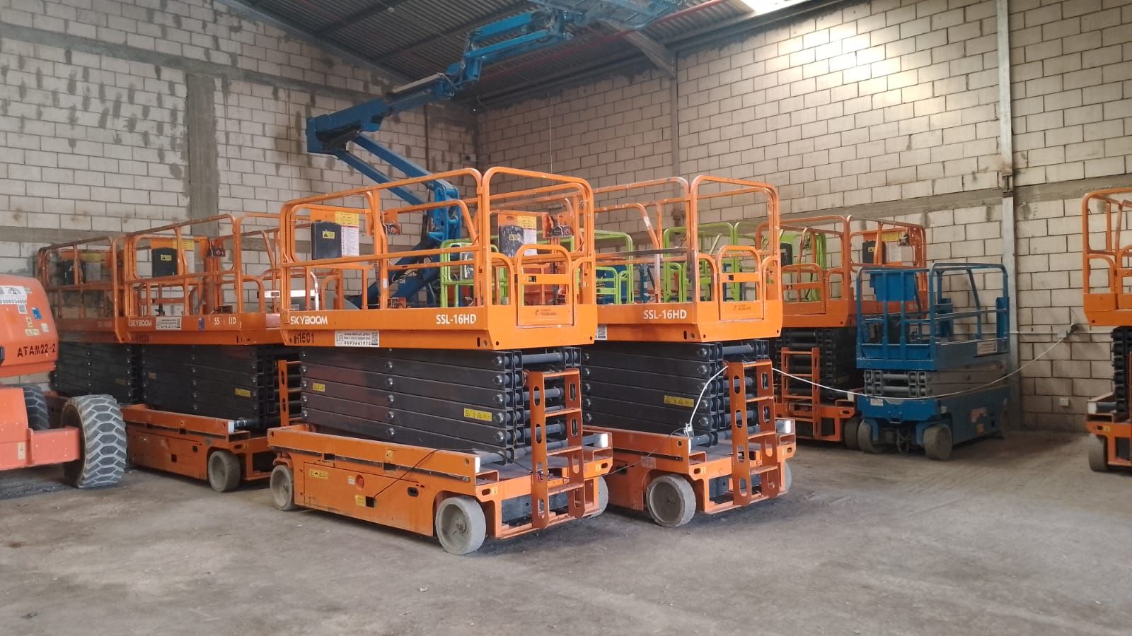 سيزر لفت منا لفت كهرباء ديزل تاجير جميع انواع المع