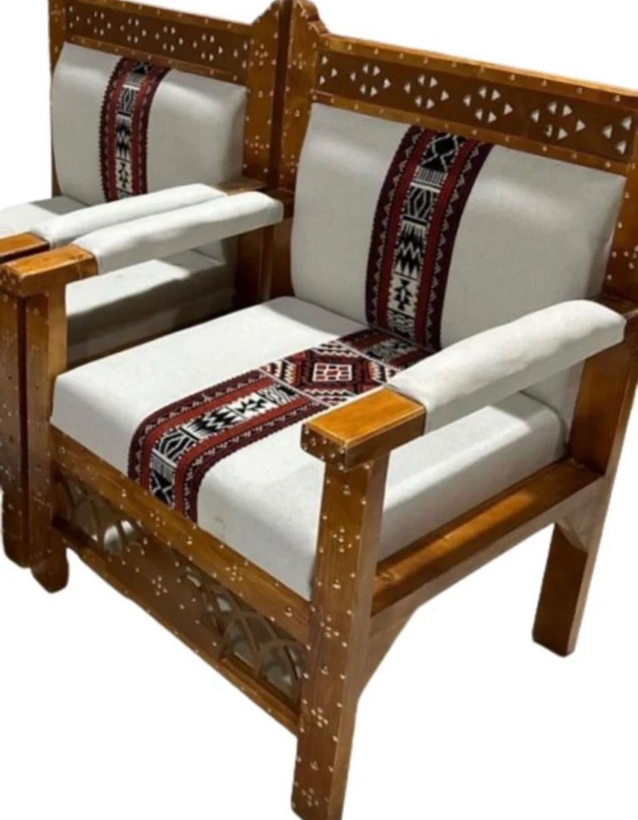 تفصيل وتنجيد جميع انواع الكنب والمجالس العربيه الح