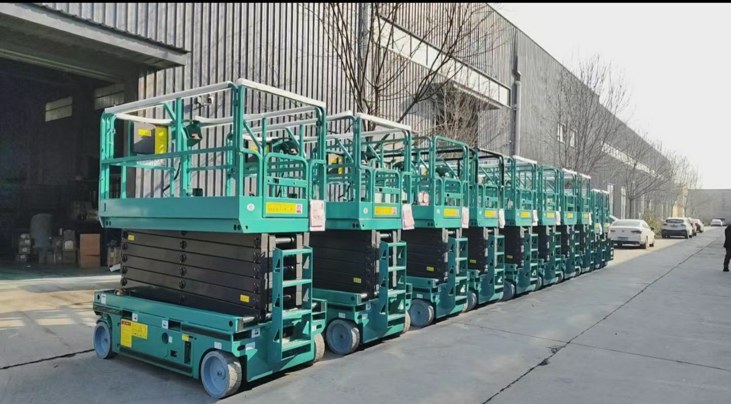 سيزر لفت للايجار بجميع امتارها موديلاتها حديثة