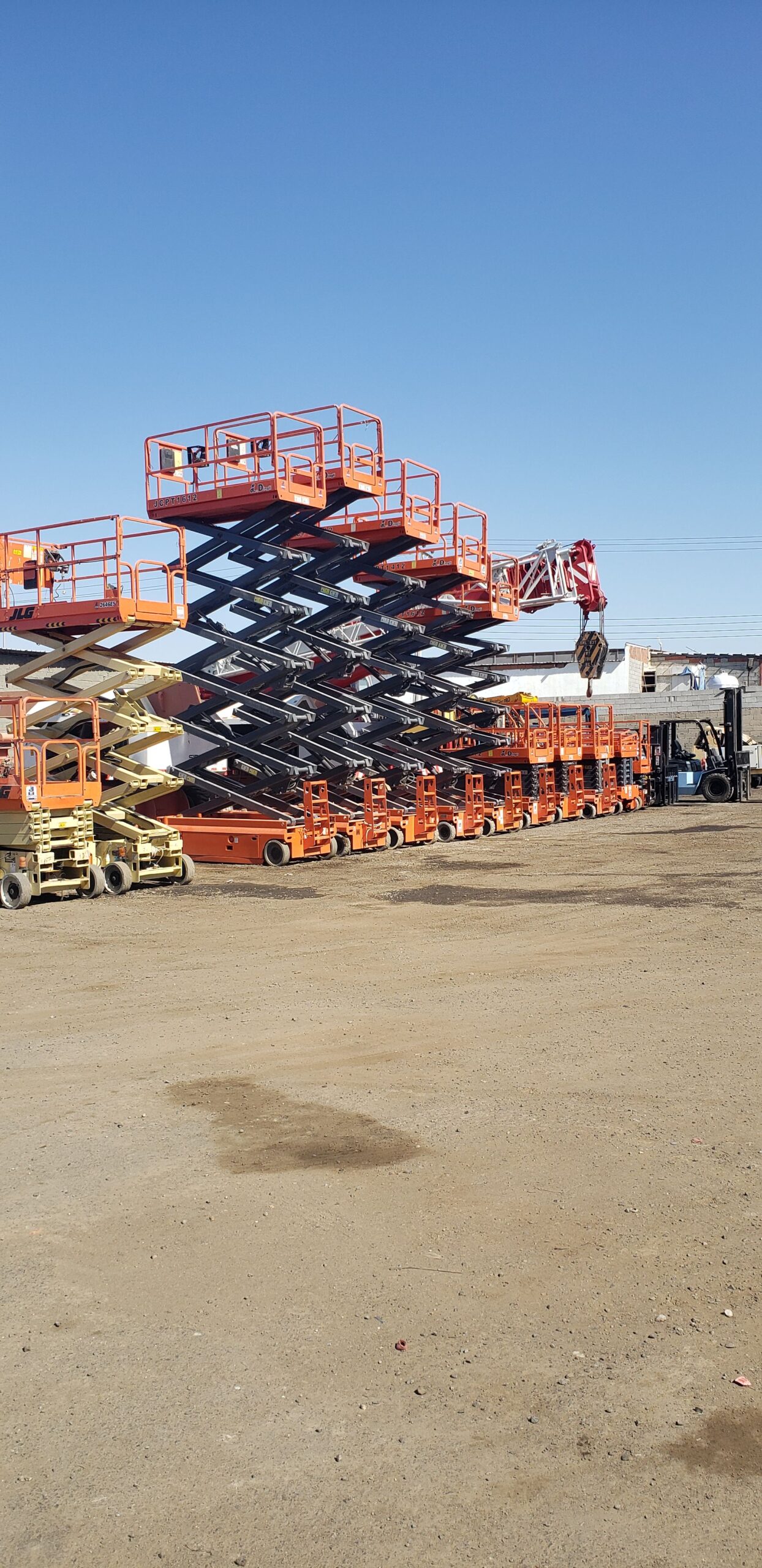 سيزر لفت ومان لفت وتاور لفت للايجار بجميع امتارها