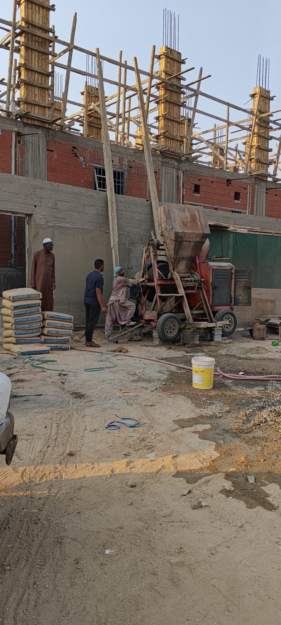 اسمنت خلاط يدوي للايجار 0597473618