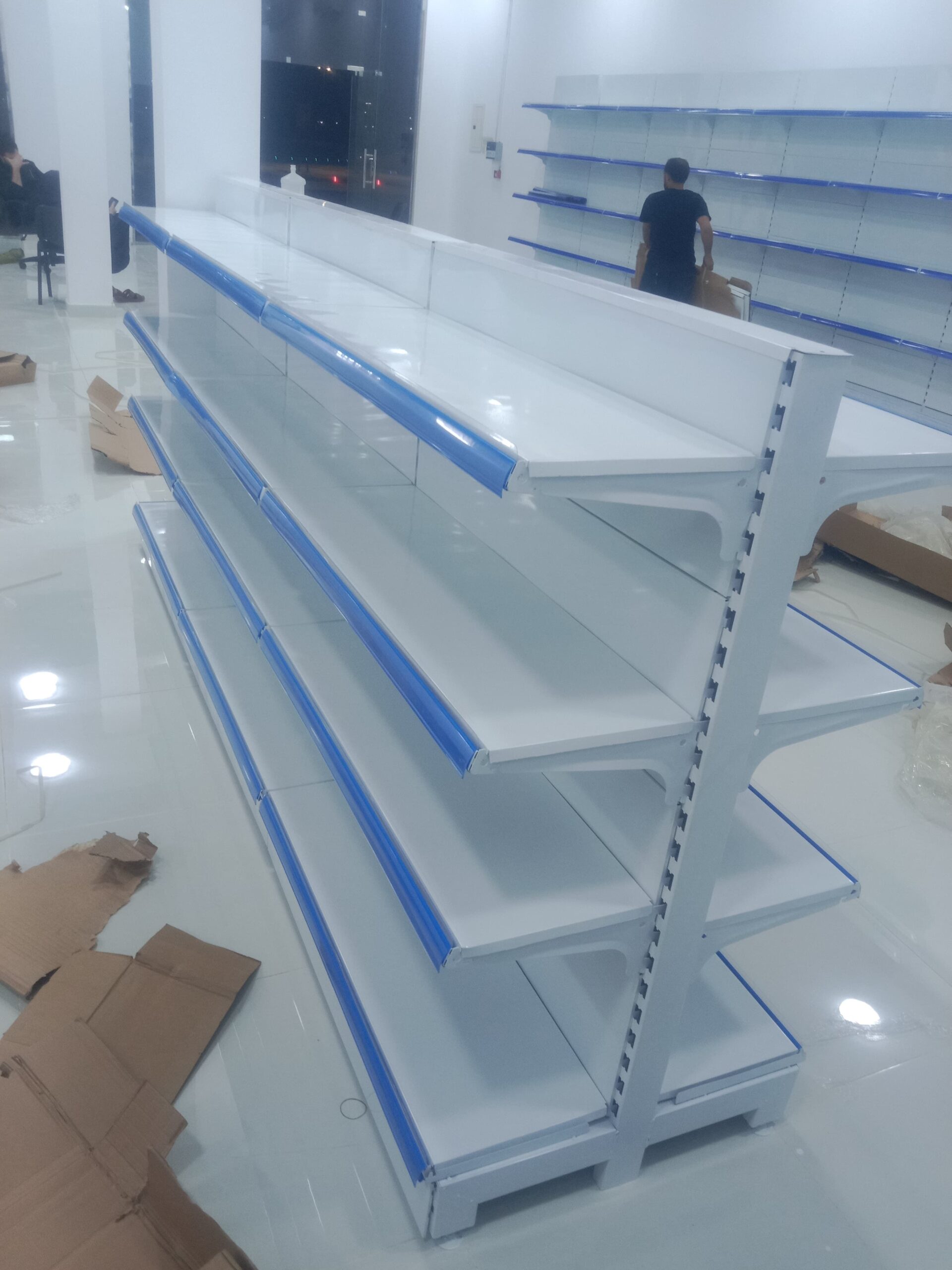 رفوف مستودع وسوبر ماركت طبليات عربيات سلات خضار