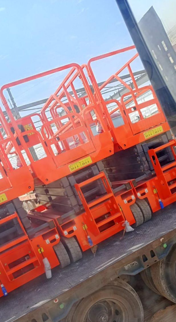 سيزرلفت 12متر كهرباء للايجار موديل حديث رافعه مقصي