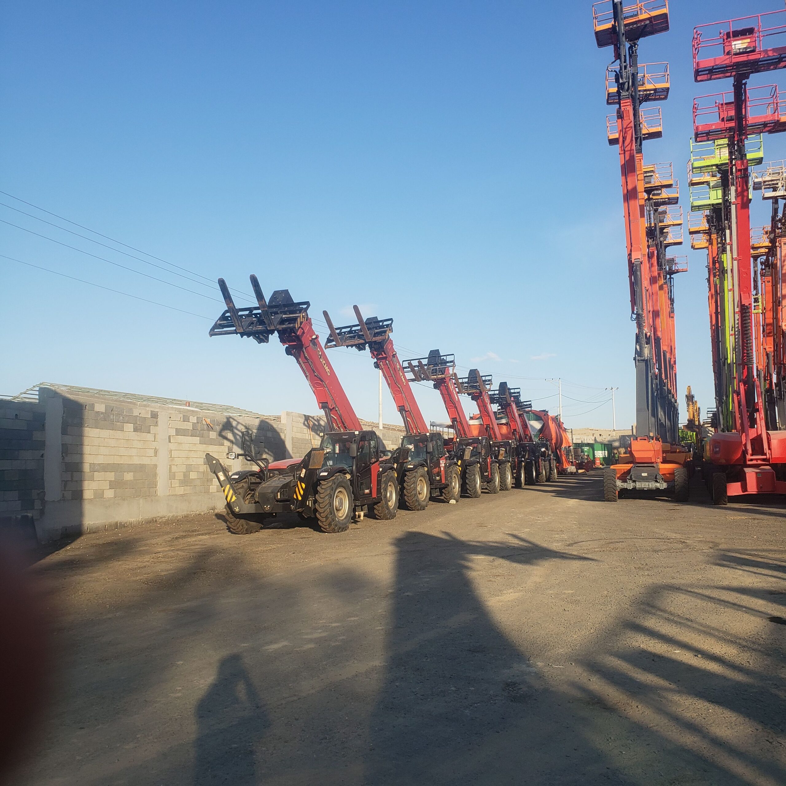 متوفر لدينا سيزرلفت ومان لفتات وتاورلايت ورافعه شو