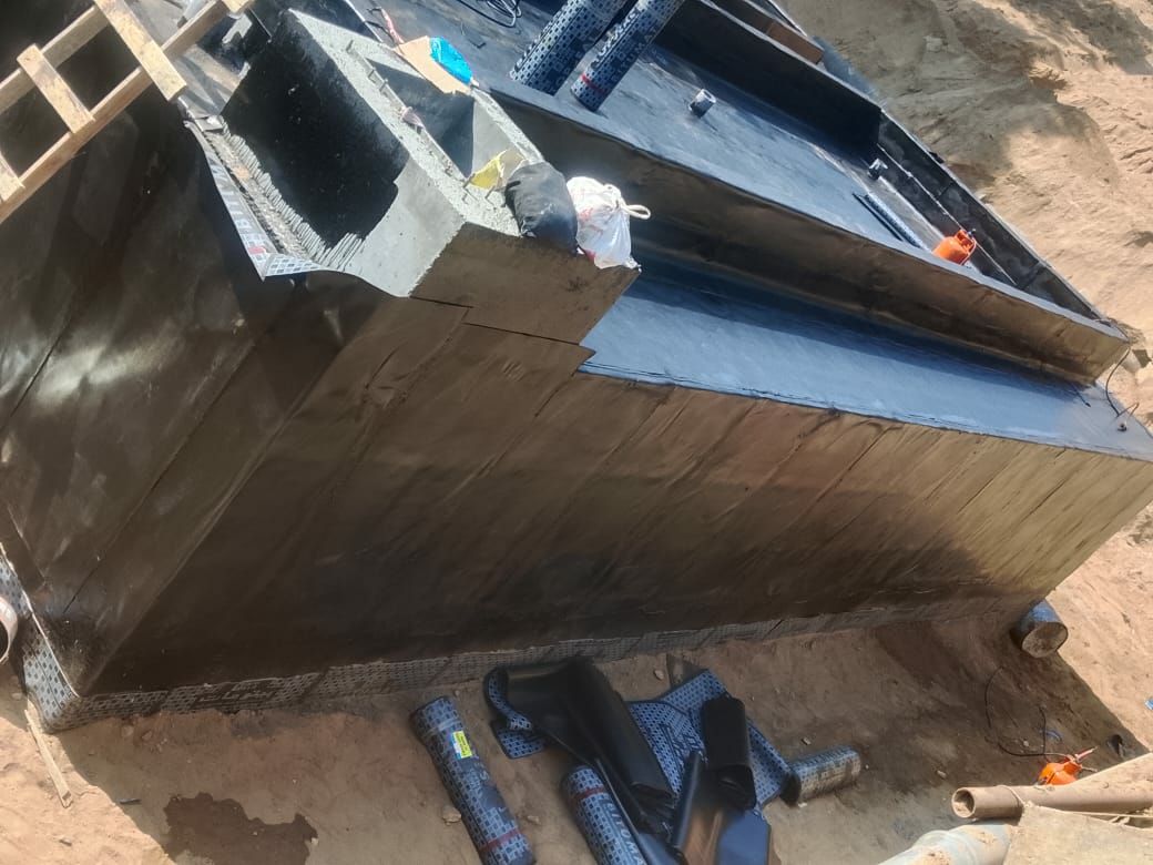 فني عوازل بجميع انواعه