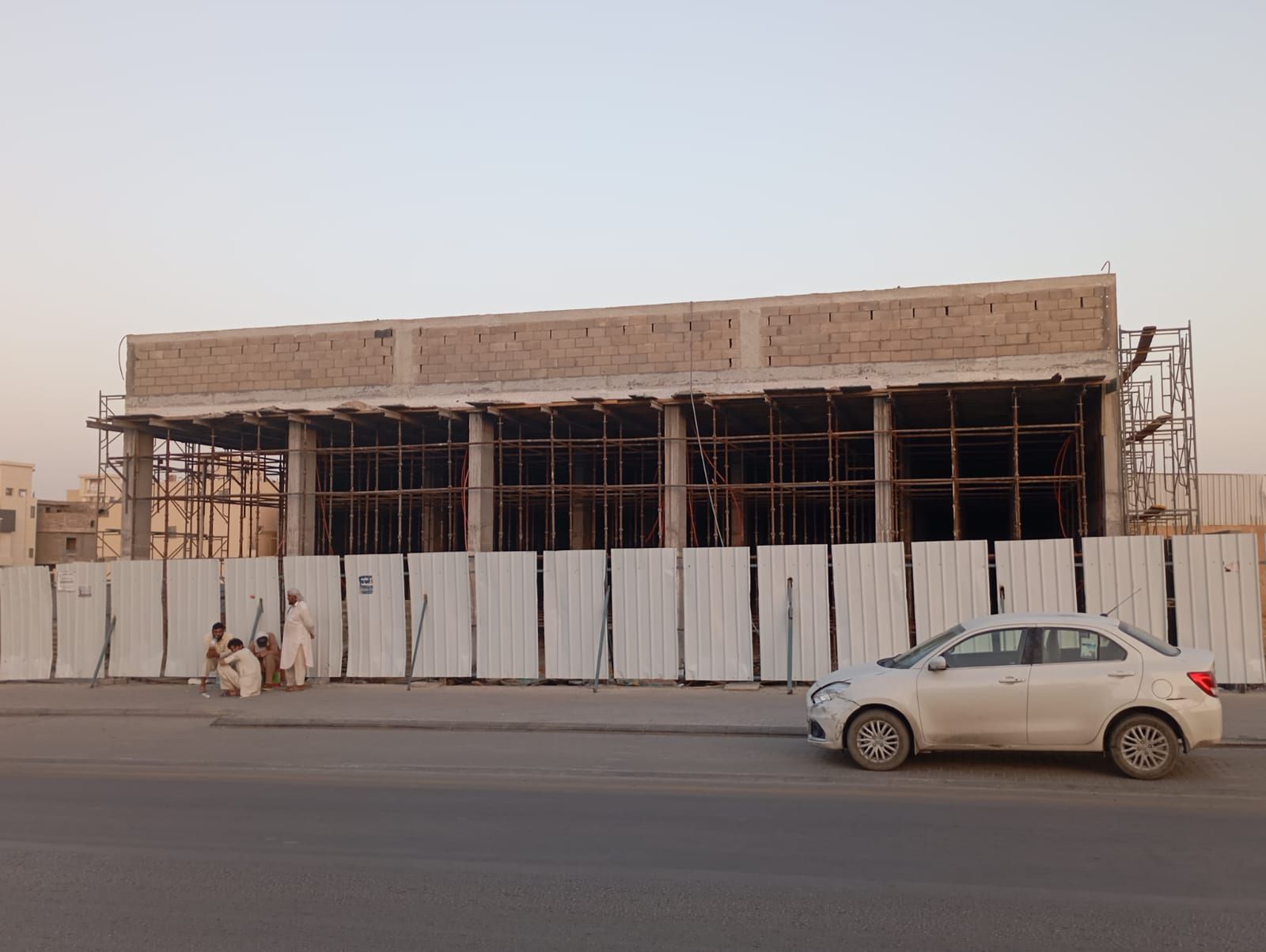 عوازل دهانات عوازل اسطح مطاطي ابيض