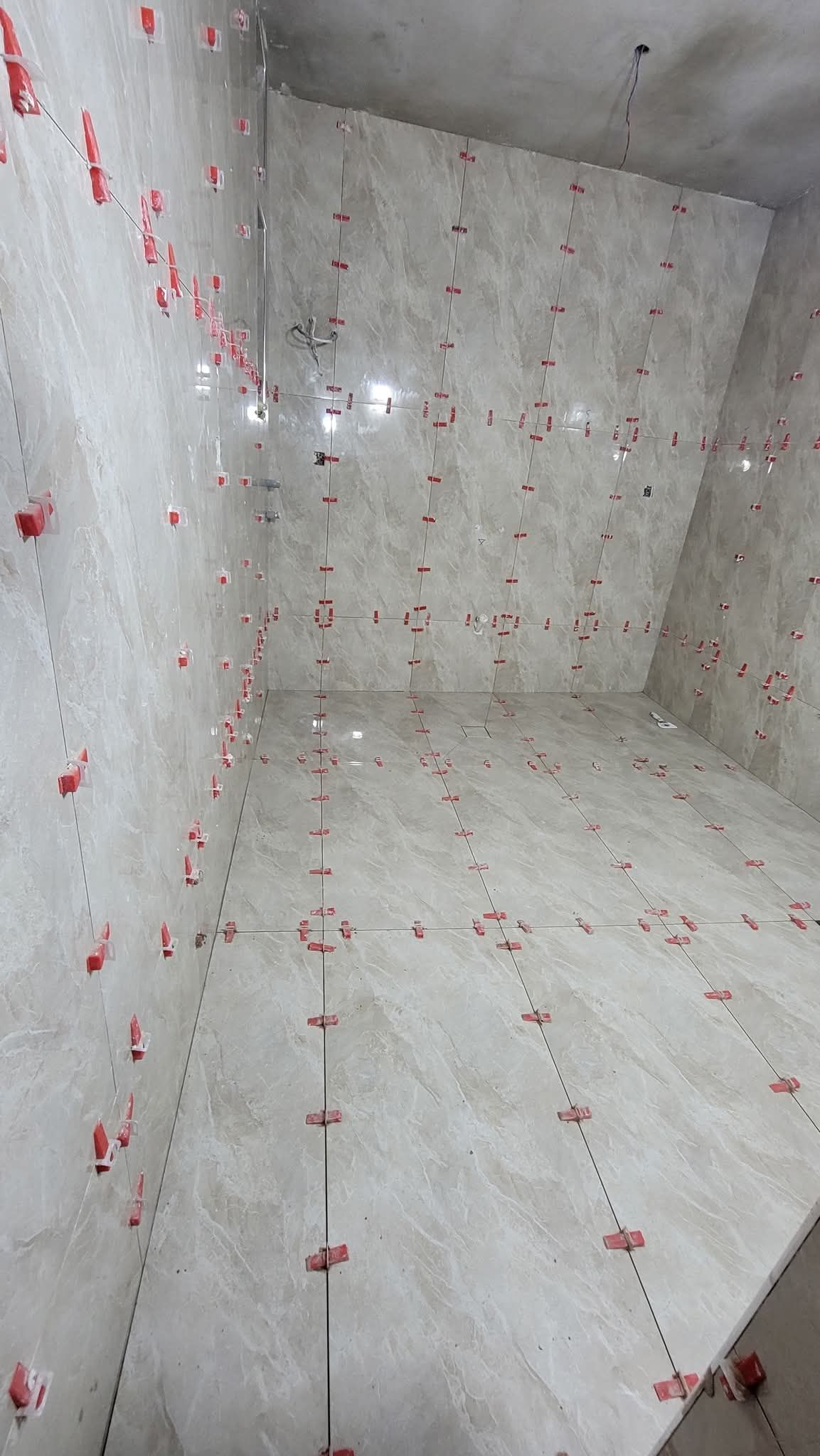 معلم بلاط بناء لياسه ترميم تكسير وتبليط وكسررخام