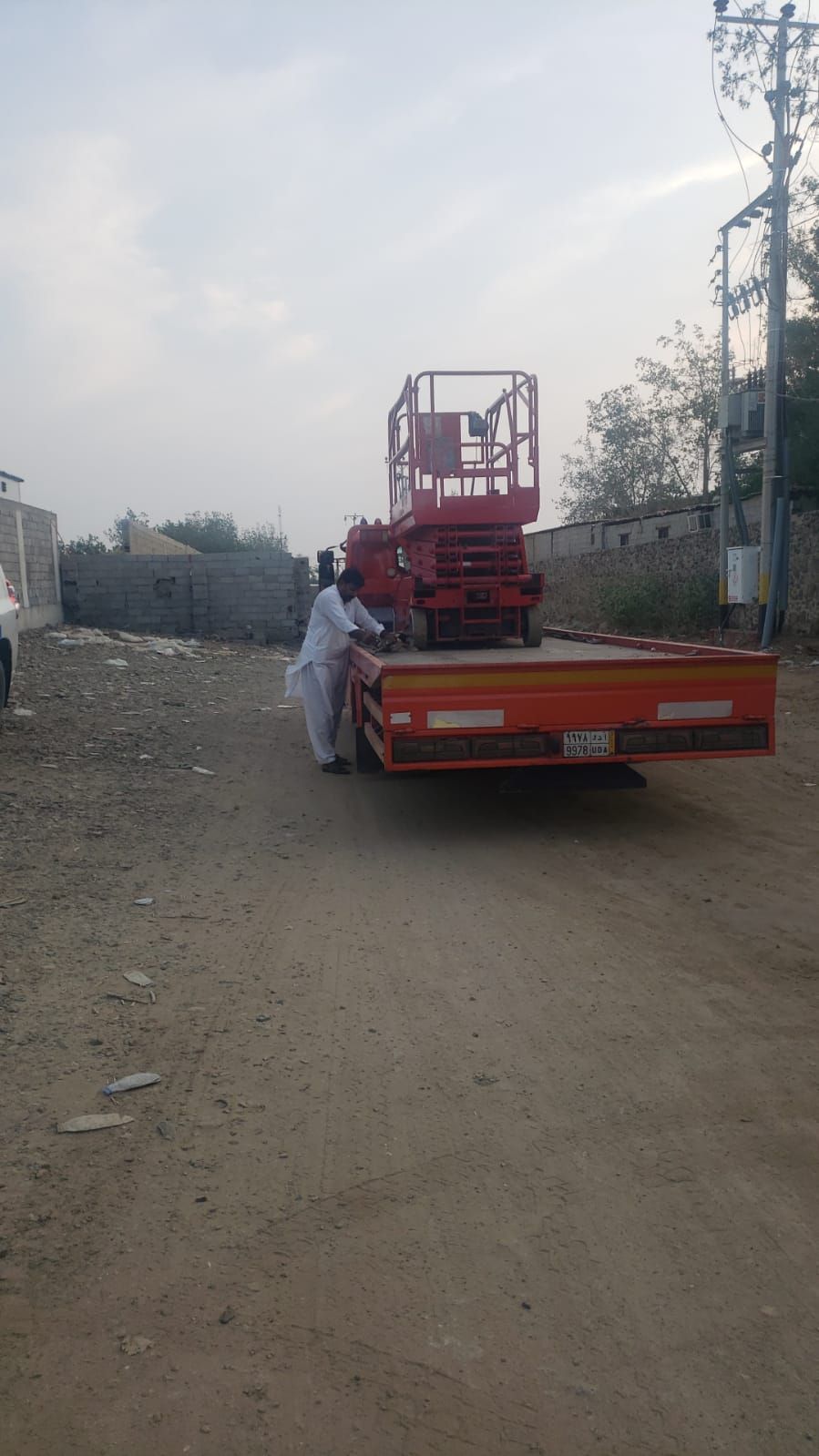 رافعة مقصية 12متر للايجار سيزرلفت 12متر للايجار را