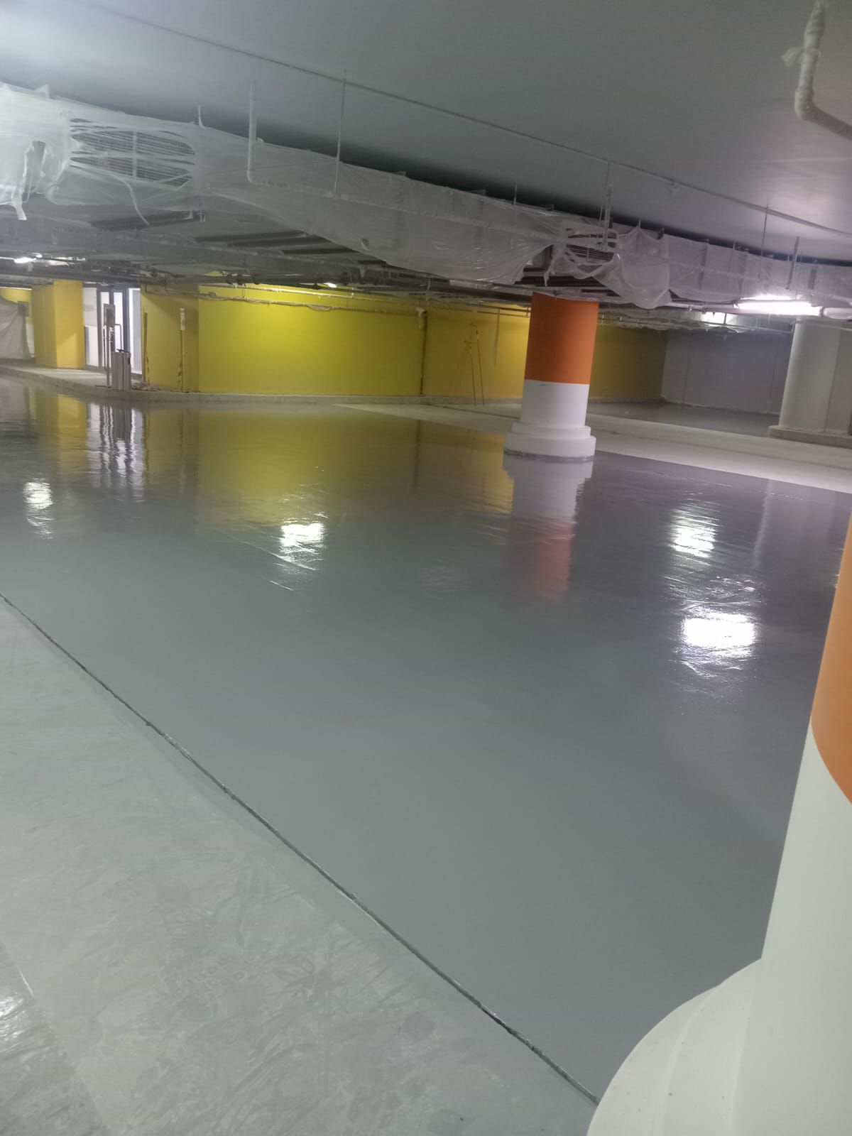 فني عوازل حراري ومائي