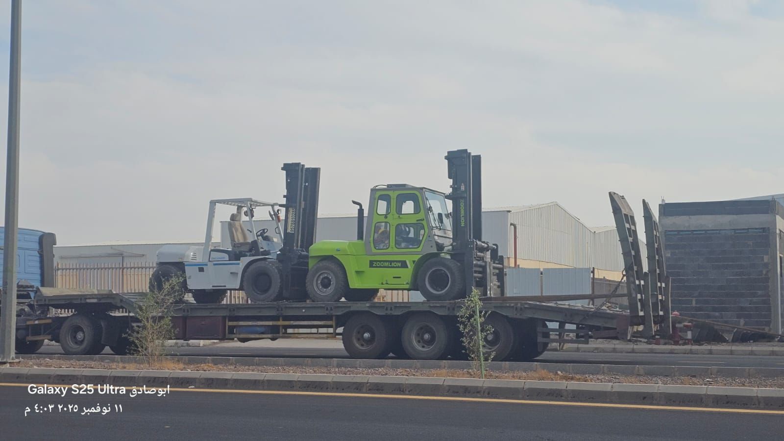 رافعات شوكية متوفرة للايجار وسيزرات ليفت متوفرة لل