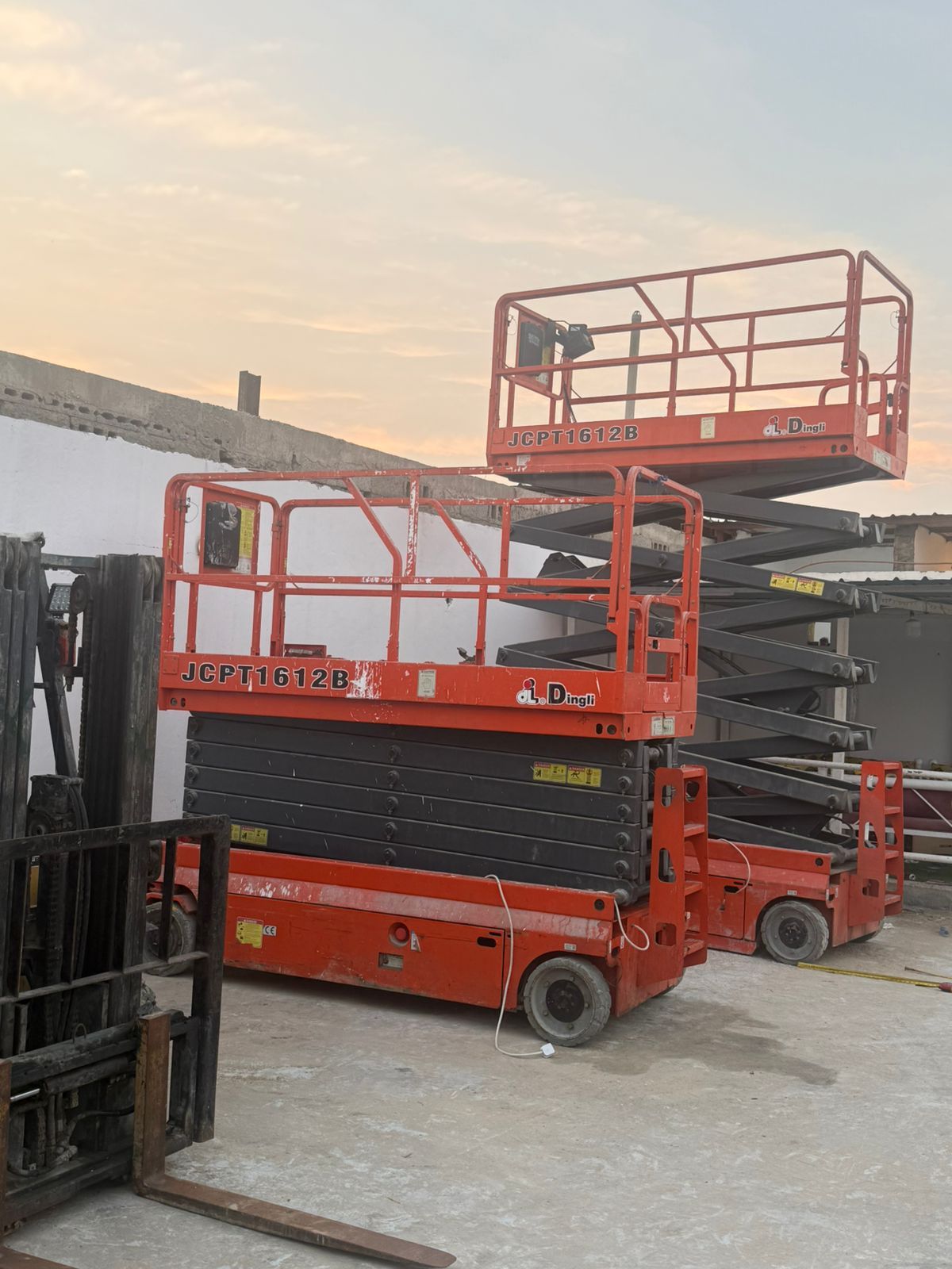 سيزر لفت رافعه مقصيه 12متر 14متر 16متر كهرباء للاي