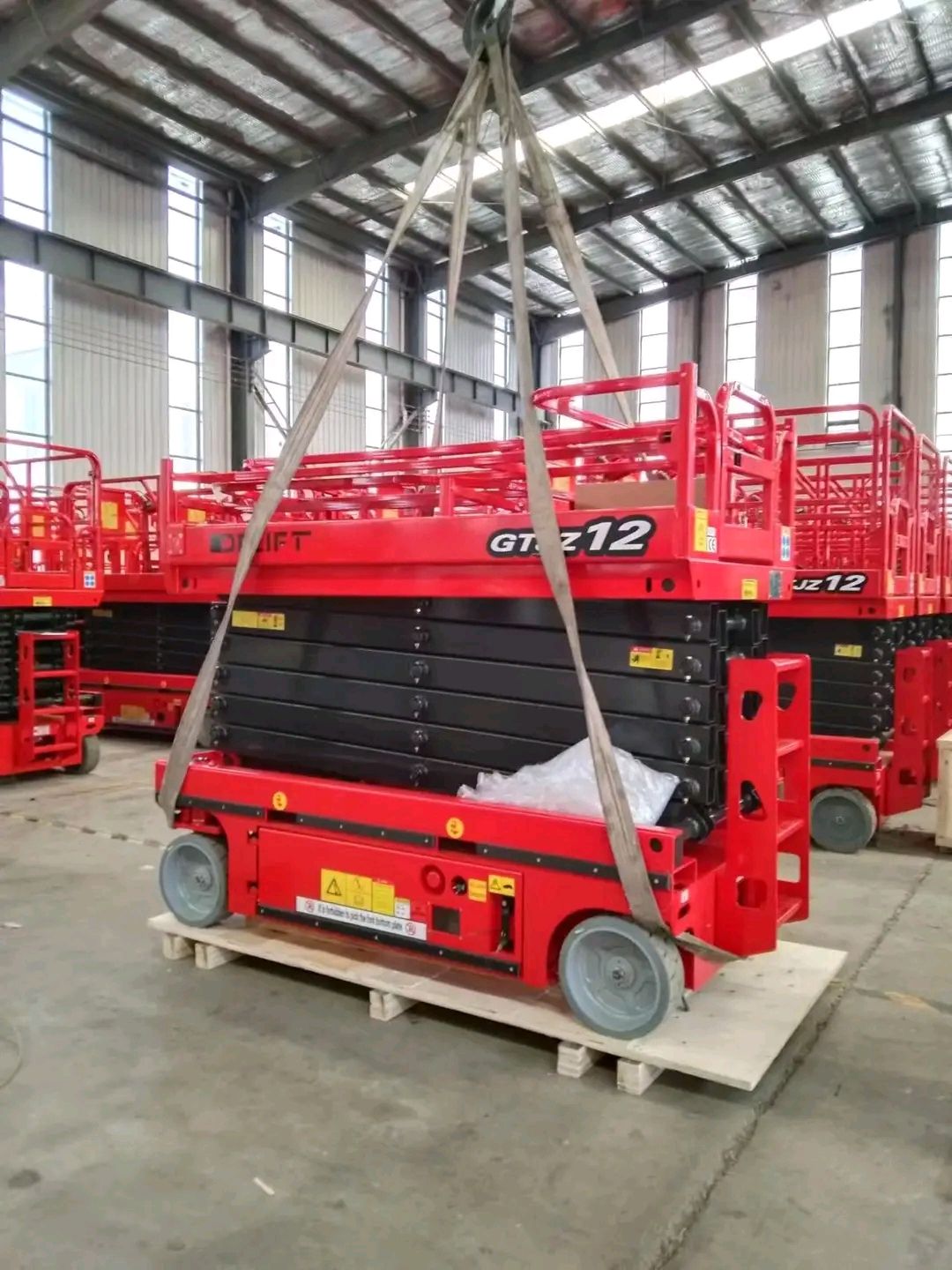 رافعات شوكيه وسيزرات ومان ليفت متوفرة للإيجار