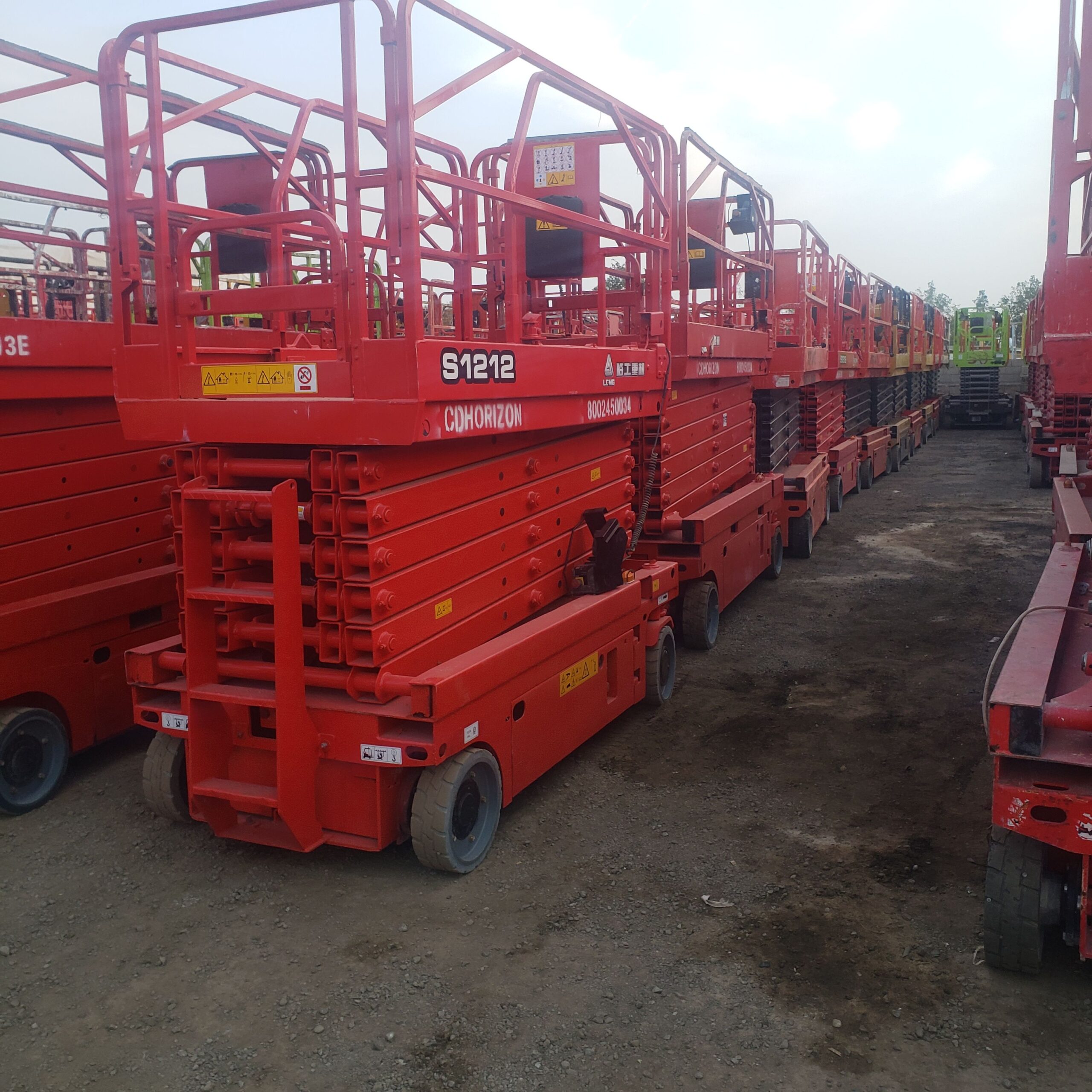 متوفرلدينا سيزرلفت ومان لفت تاورلايت ورافعه شوكيه