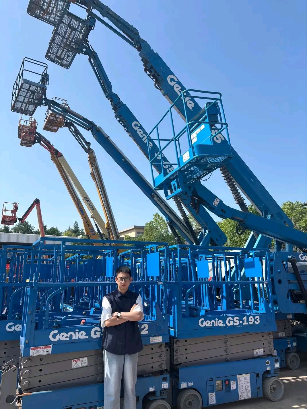 مانلفت بمختلف المقاسات والأرتفاعات وسيزرلفت متوفرة