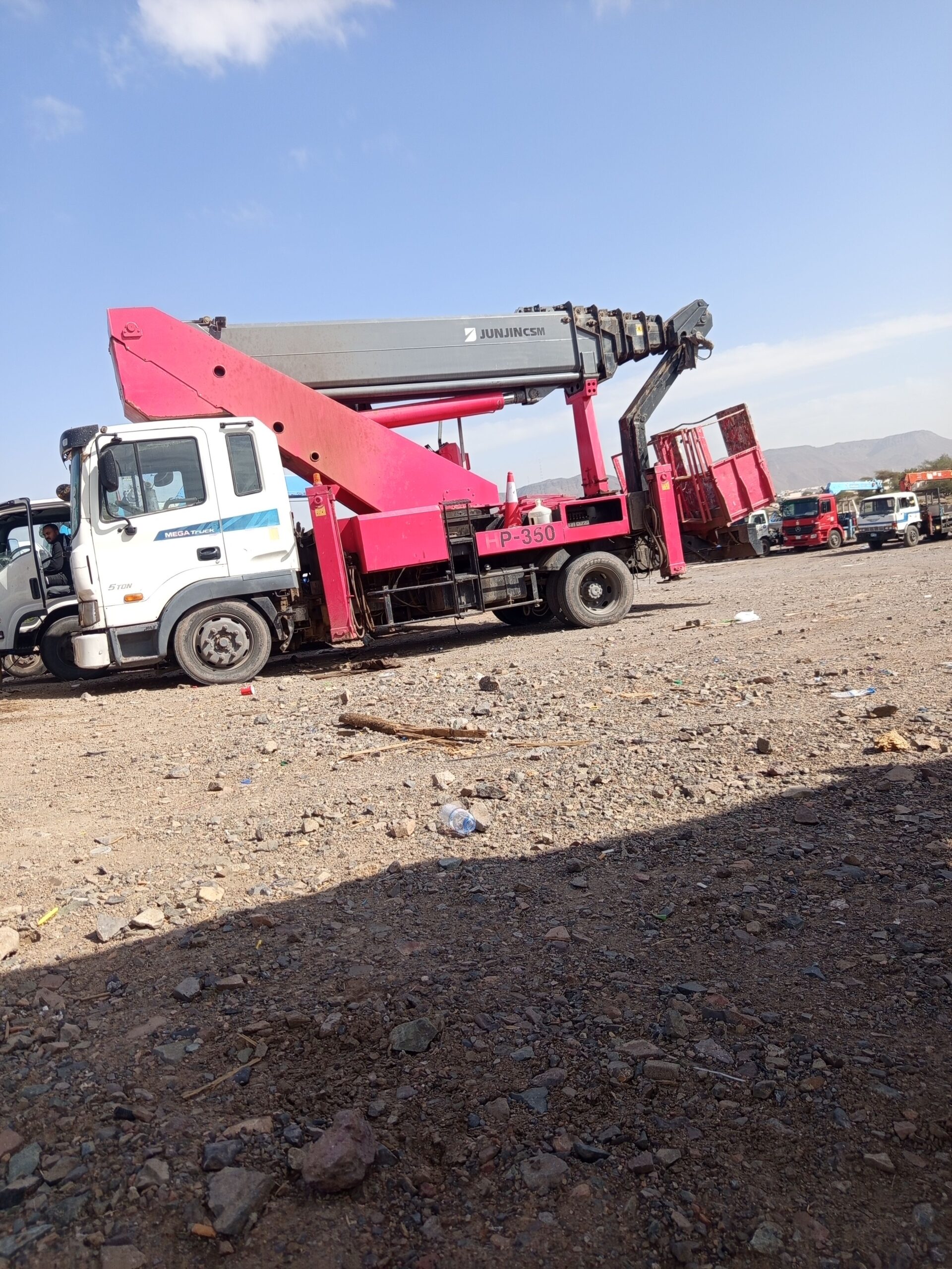 تأجير رافعات شوكية وكرينات