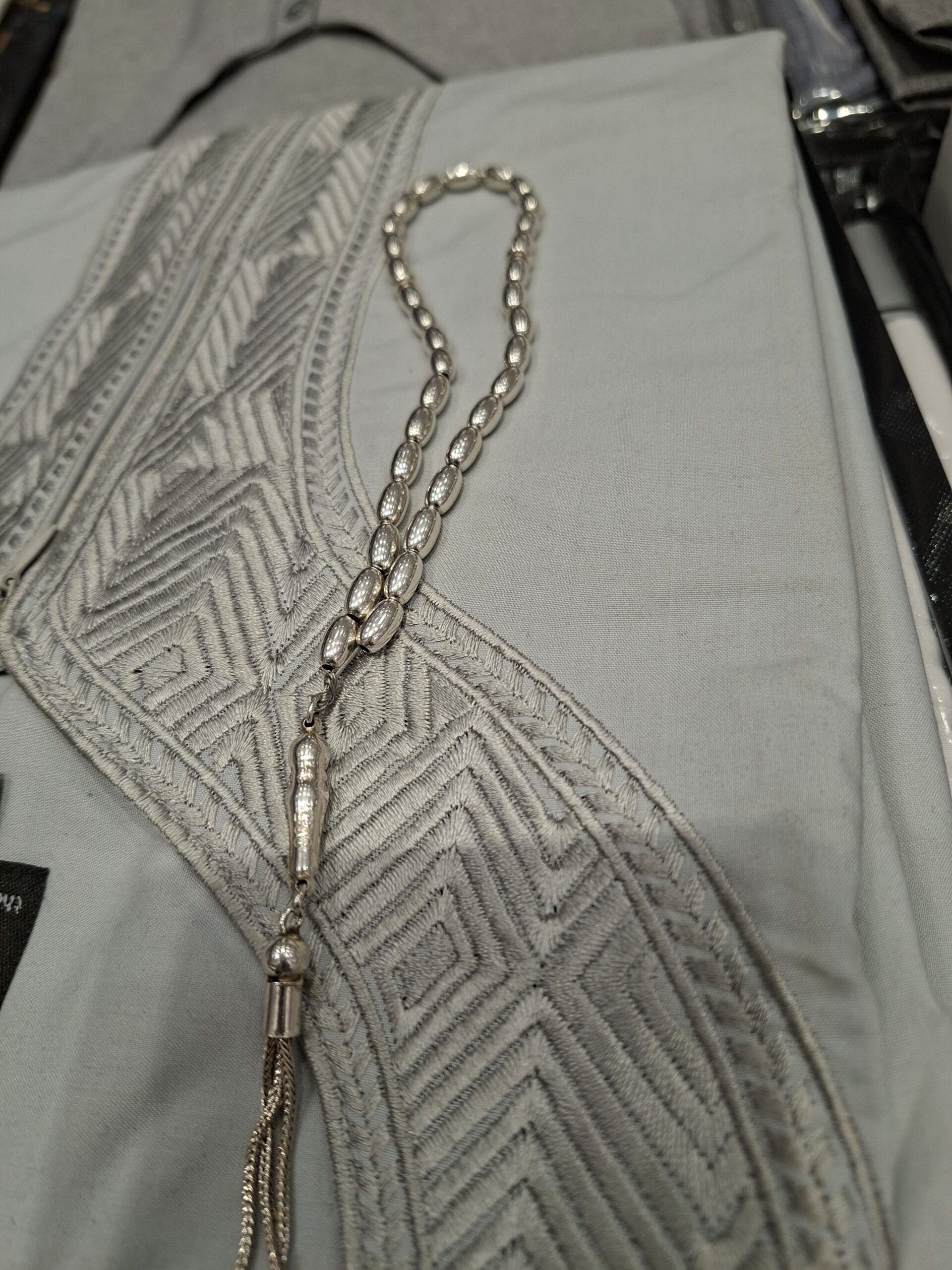 سبحه إيطالي نادرهسعرها 1050 بمراعاة 950 وابغاك ابي